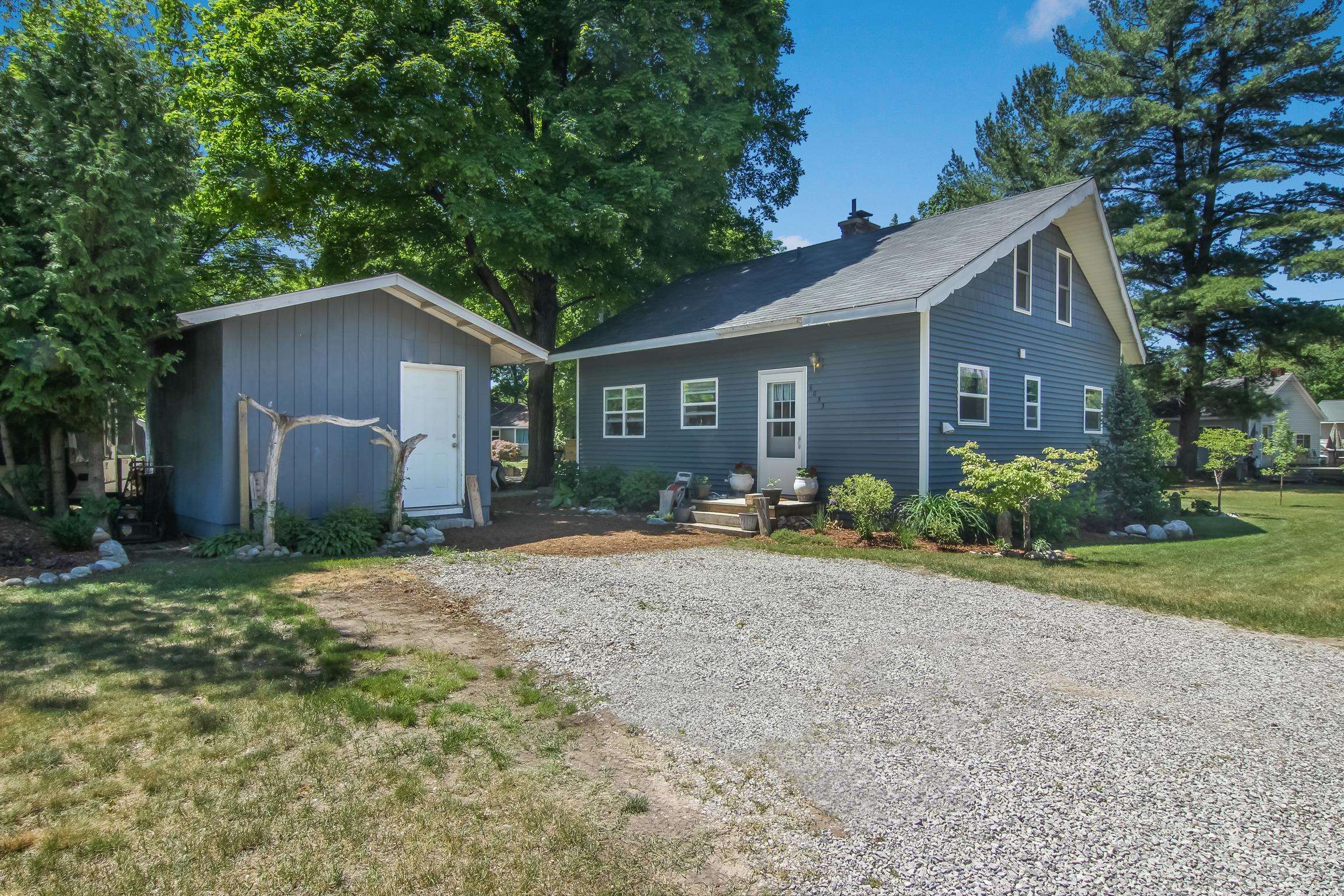 6033 Aarwood Road, Rapid City, MI, 49676