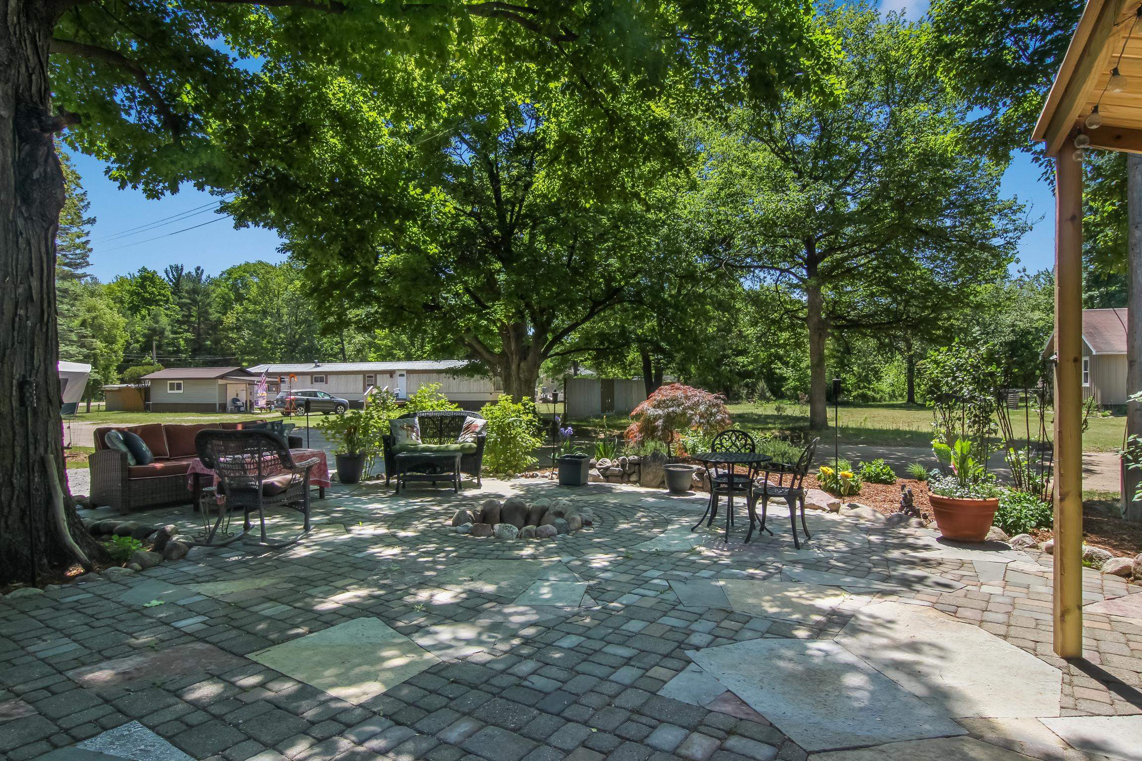 6033 Aarwood Road, Rapid City, MI, 49676