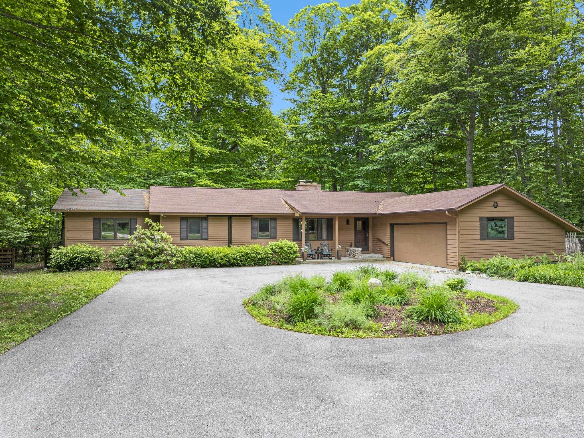 2nd image of 3862 N Trillium Dr, Leland, MI 49654 | MLS# 78080066485
