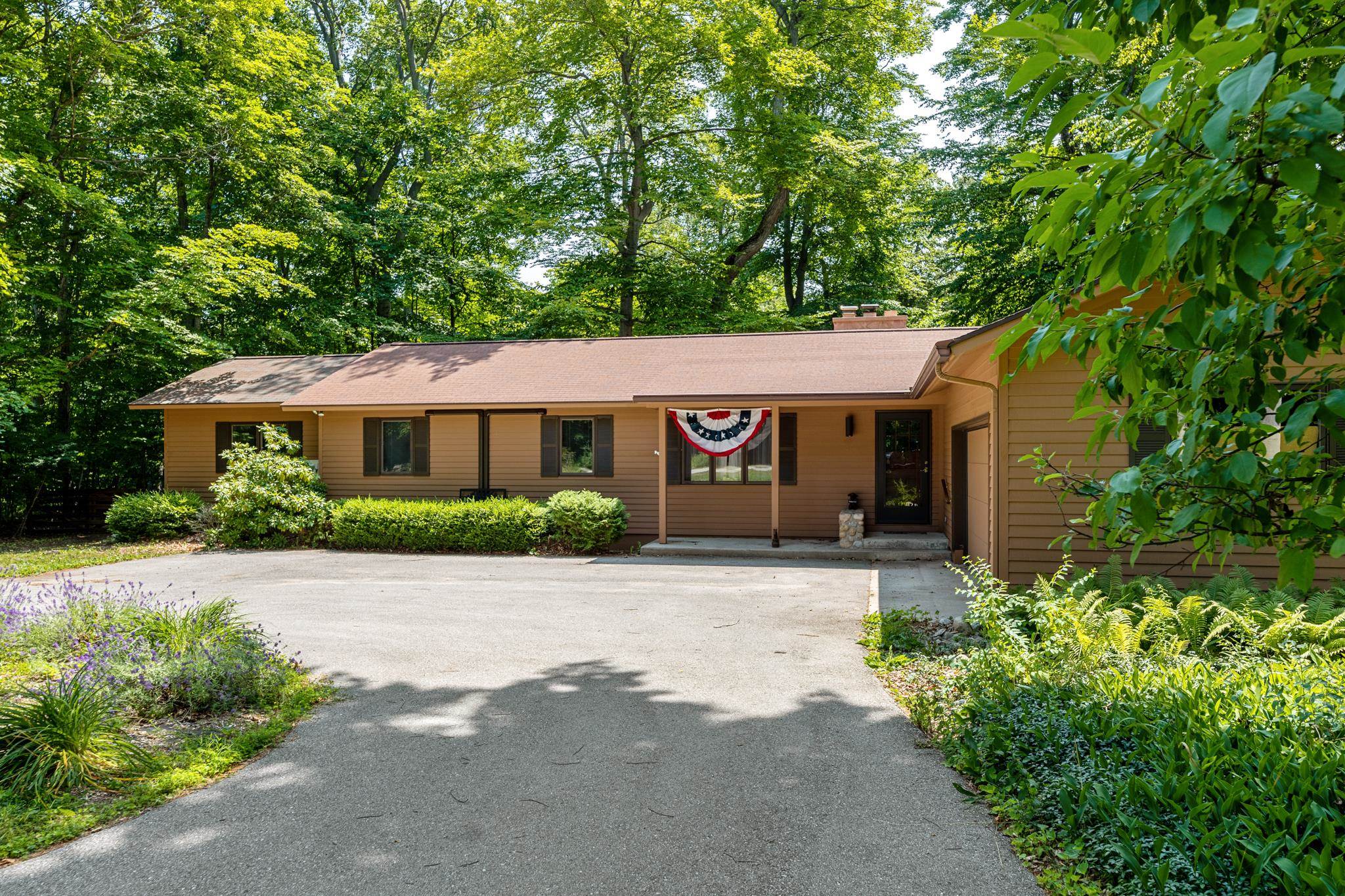 3862 N Trillium Drive, Leland, MI, 49654