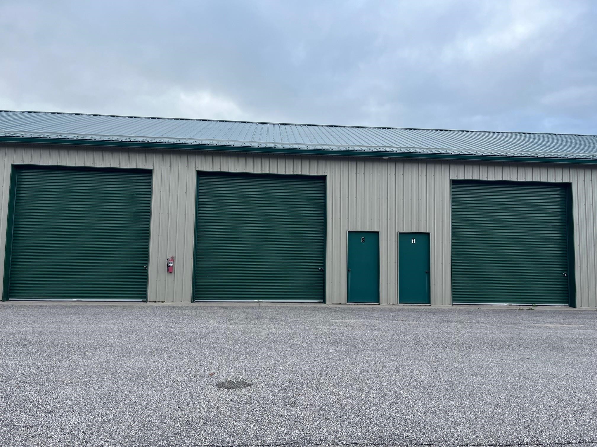 7417 W 8 Mile Road, Detroit, MI, 48221 1262