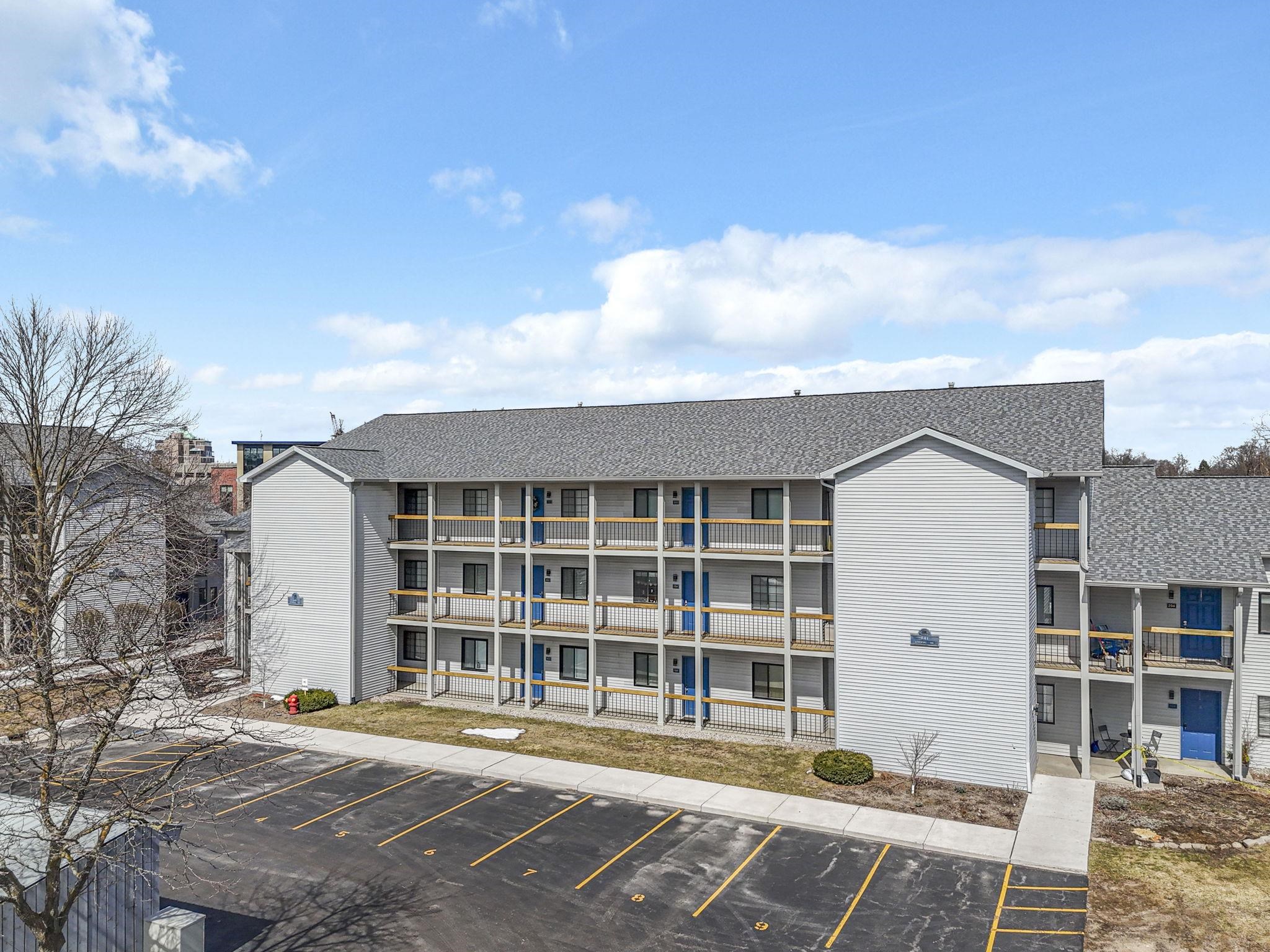 641 Riverine Drive UNIT&nbsp;201, Traverse City, MI, 49684