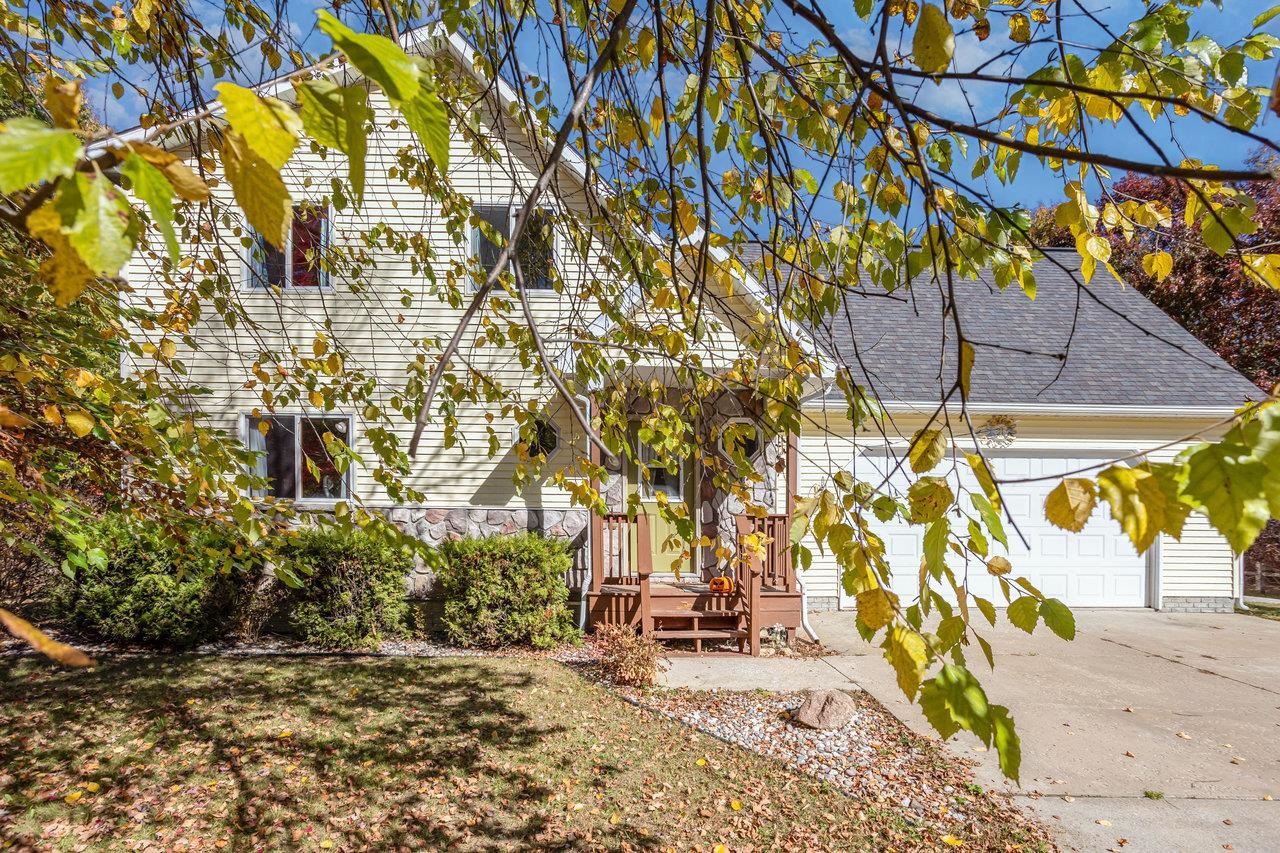 823 Valley Stream Court, Harrison, MI, 48625