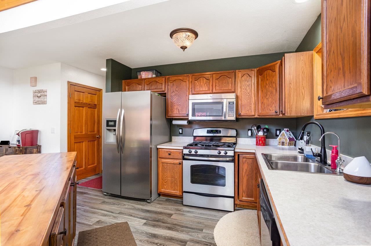 823 Valley Stream Court, Harrison, MI, 48625