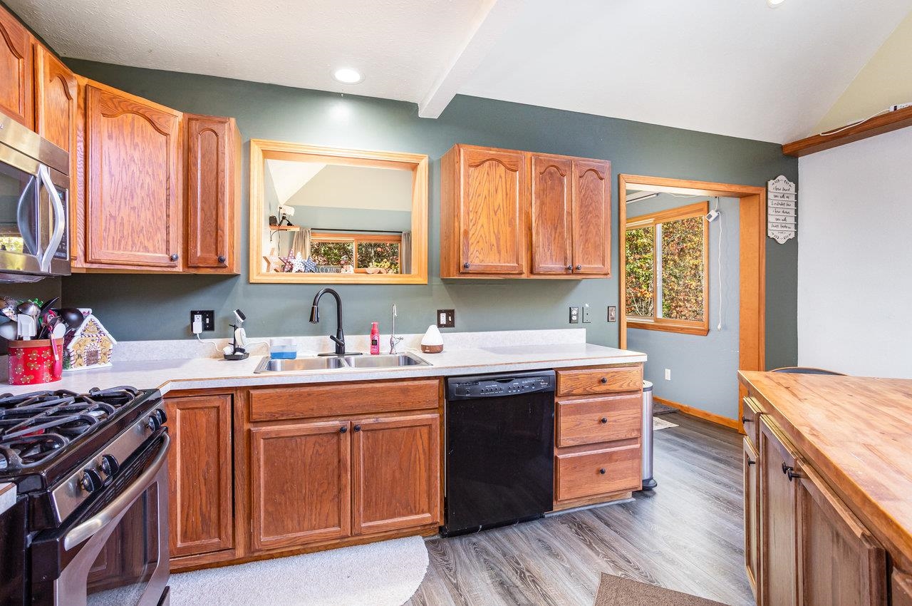 823 Valley Stream Court, Harrison, MI, 48625