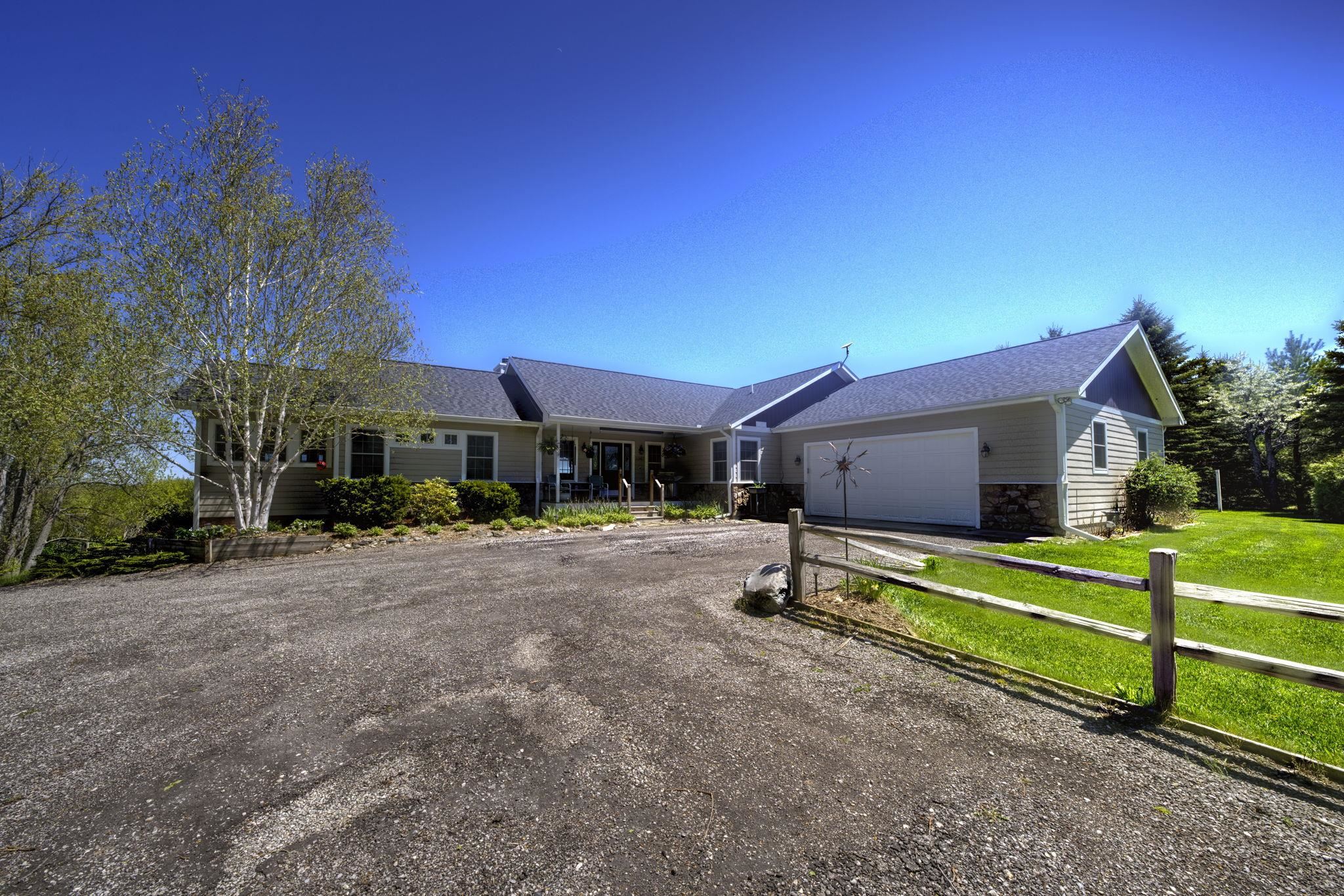 Photo 2 of Single family home for sale at 2567 N Evergreen Valley Dr, Suttons Bay, MI 49682 | MLS# 78080066667 | Listing updated on 2026-10-05