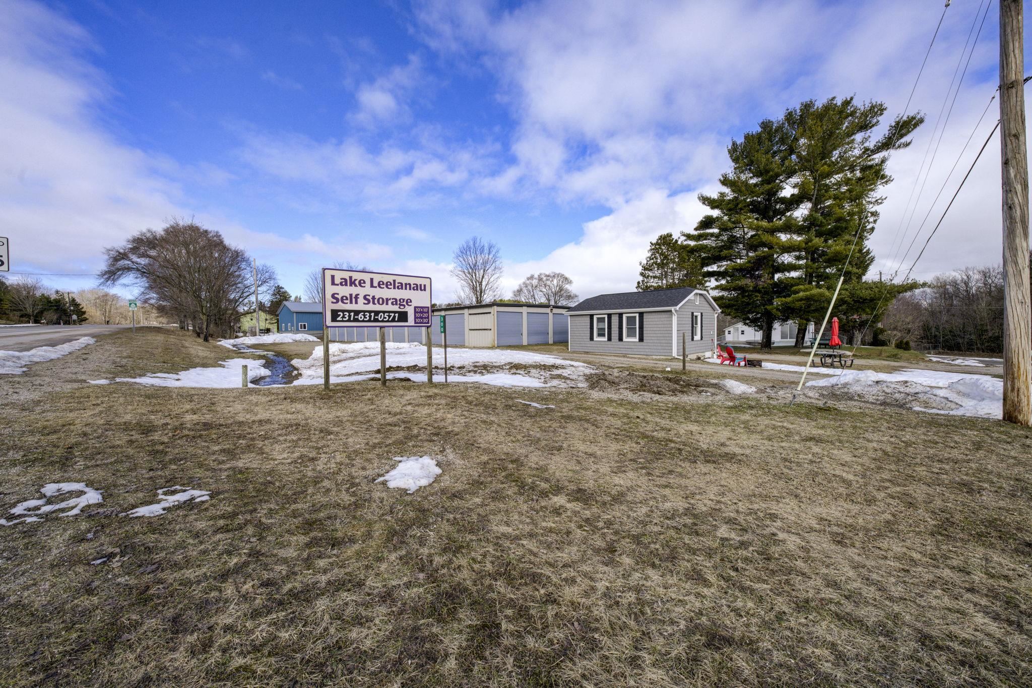 300 W Philip Street, Lake Leelanau, MI, 49653