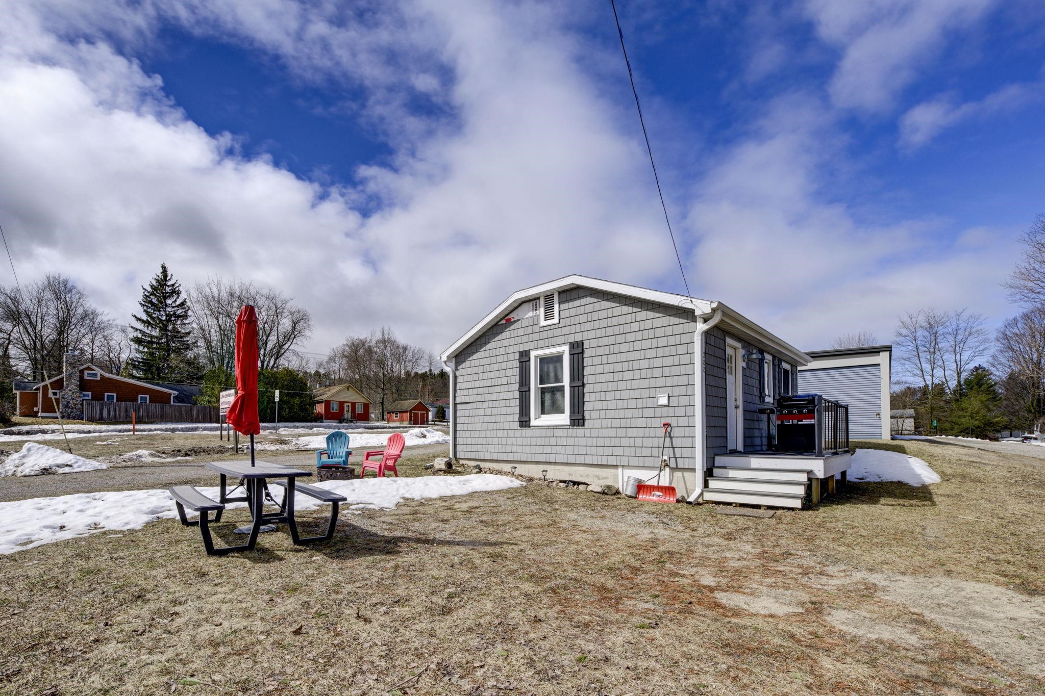 300 W Philip Street, Lake Leelanau, MI, 49653