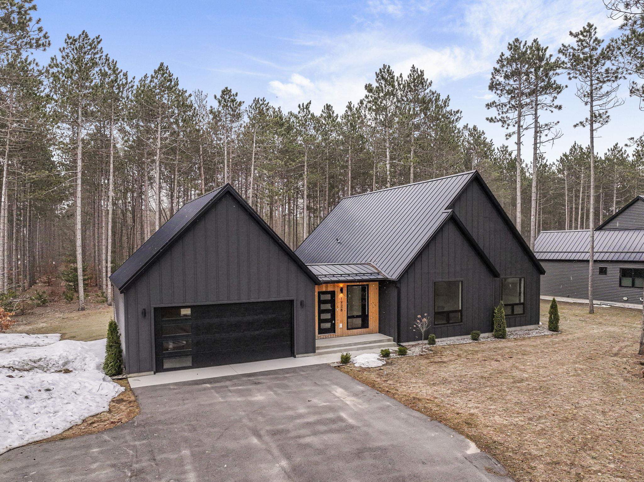 11417 N Shore Drive, Lake, MI, 48632