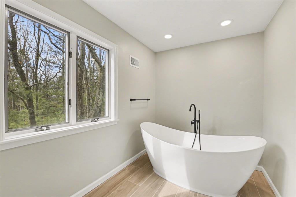 3854 Village Circle, Traverse City, MI, 49686