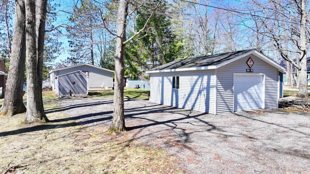 11190 South Shore Drive, Lake, MI, 48632