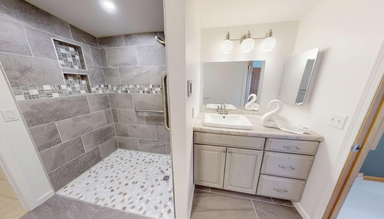 10389 S Grant Avenue, Clare, MI, 48617