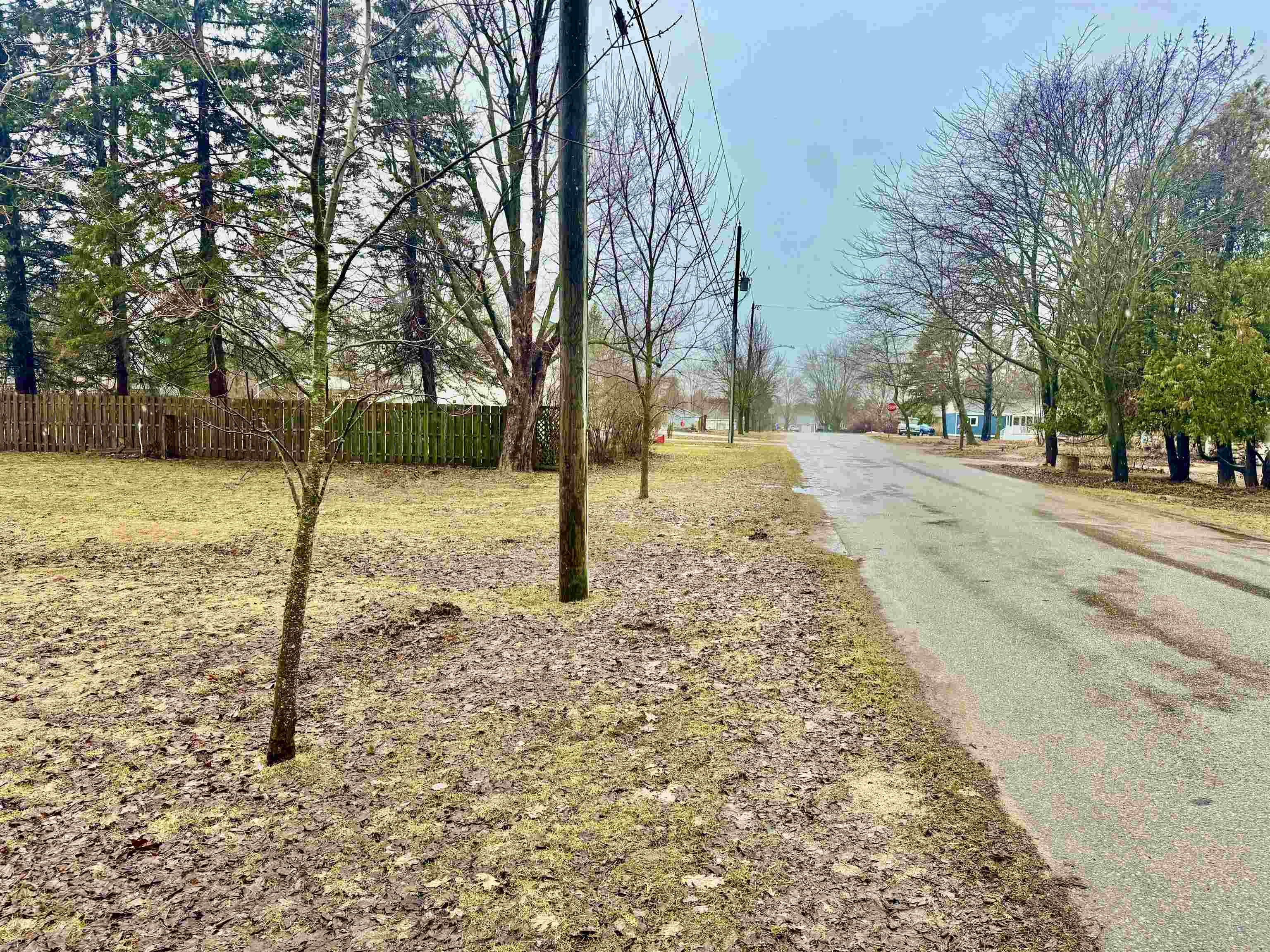 406 W Lincoln Avenue, Charlevoix, MI, 49720