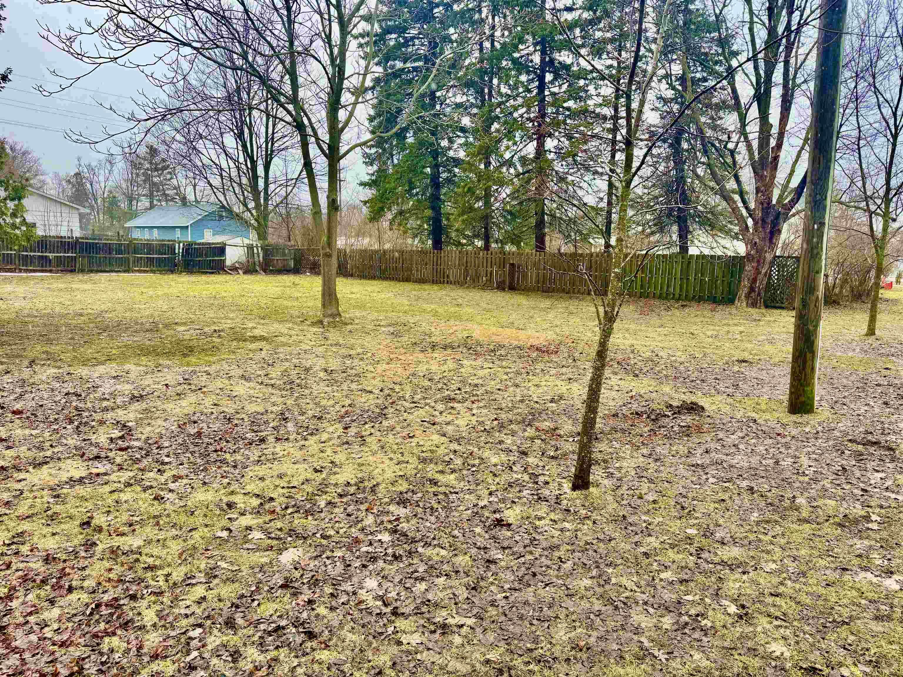 406 W Lincoln Avenue, Charlevoix, MI, 49720