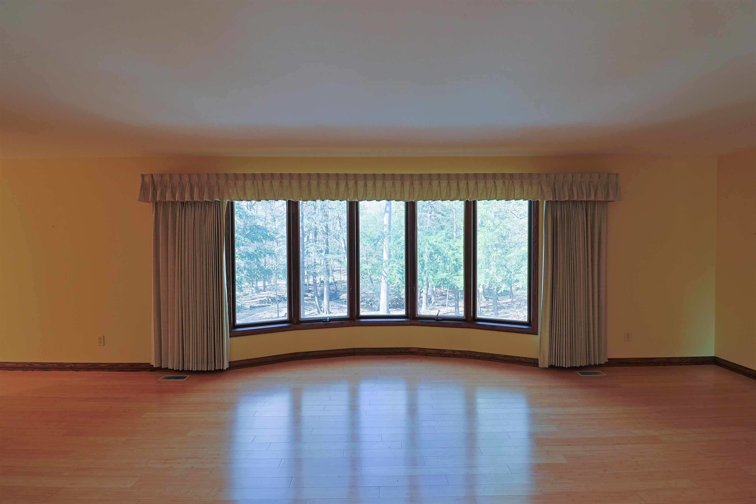 555 E Deerfield Road, Mount Pleasant, MI, 48858