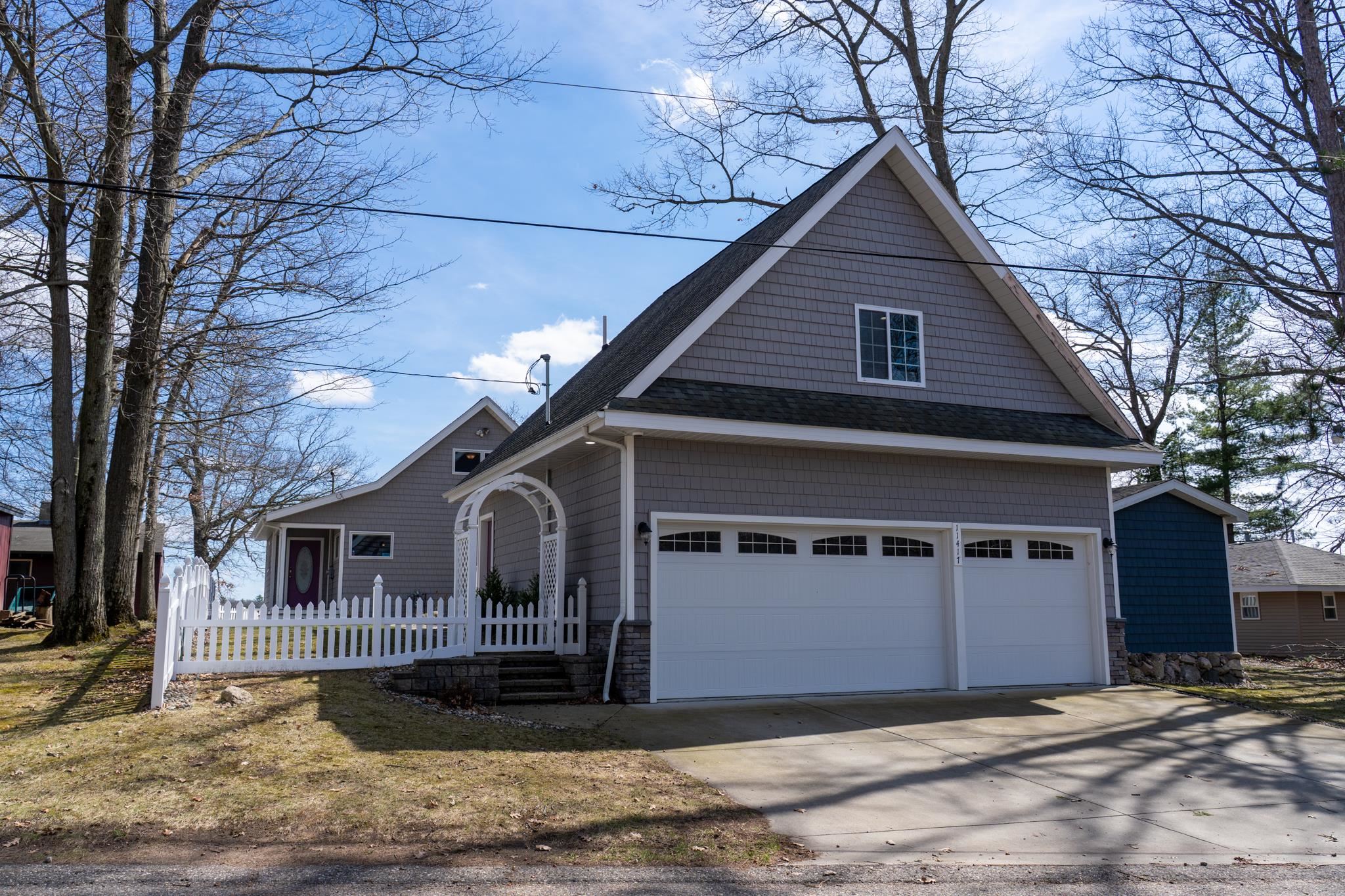 11417 N Shore Drive, Lake, MI, 48632