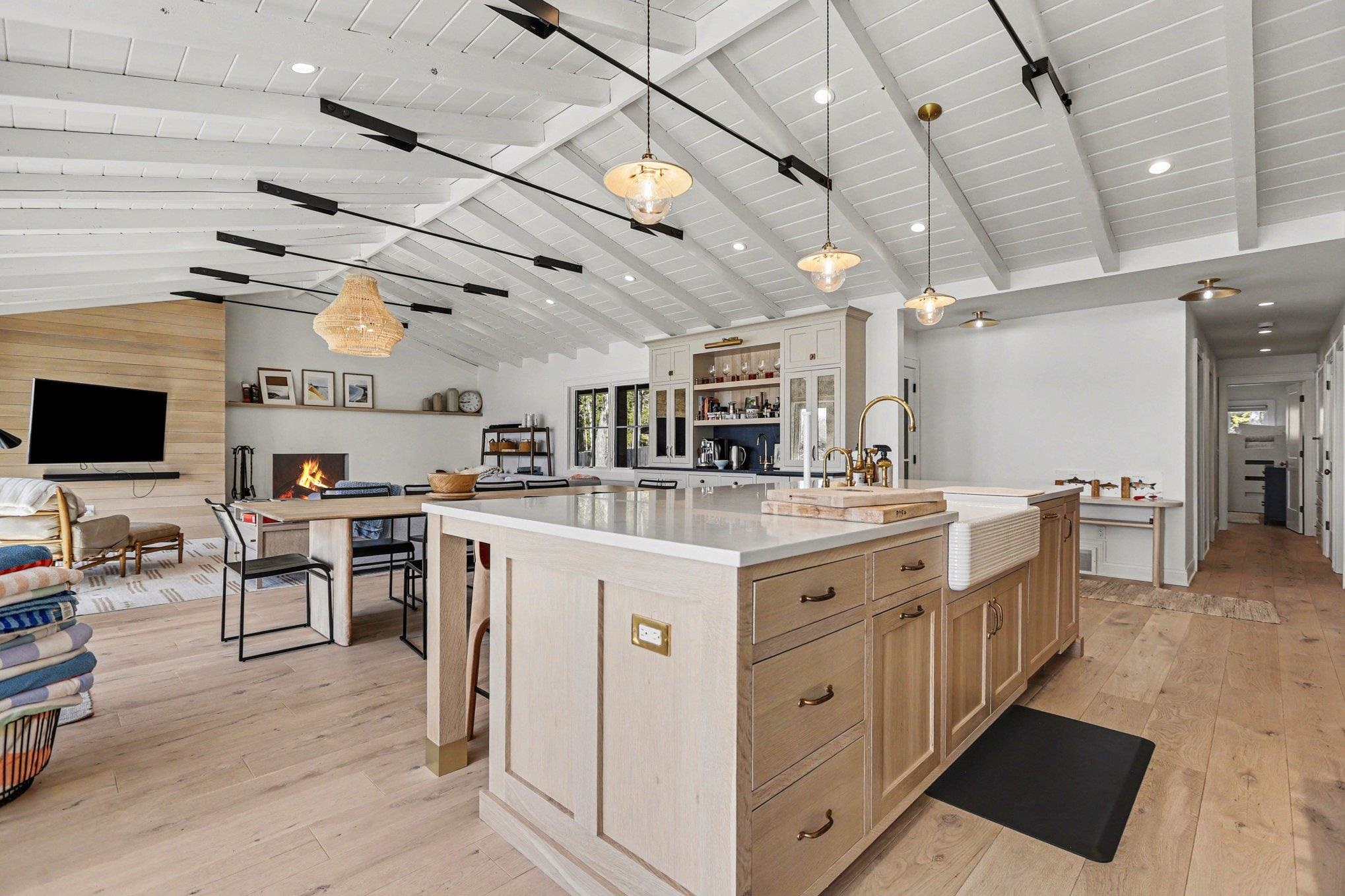 6170 S Tamarack Lane, Maple City, MI, 49664