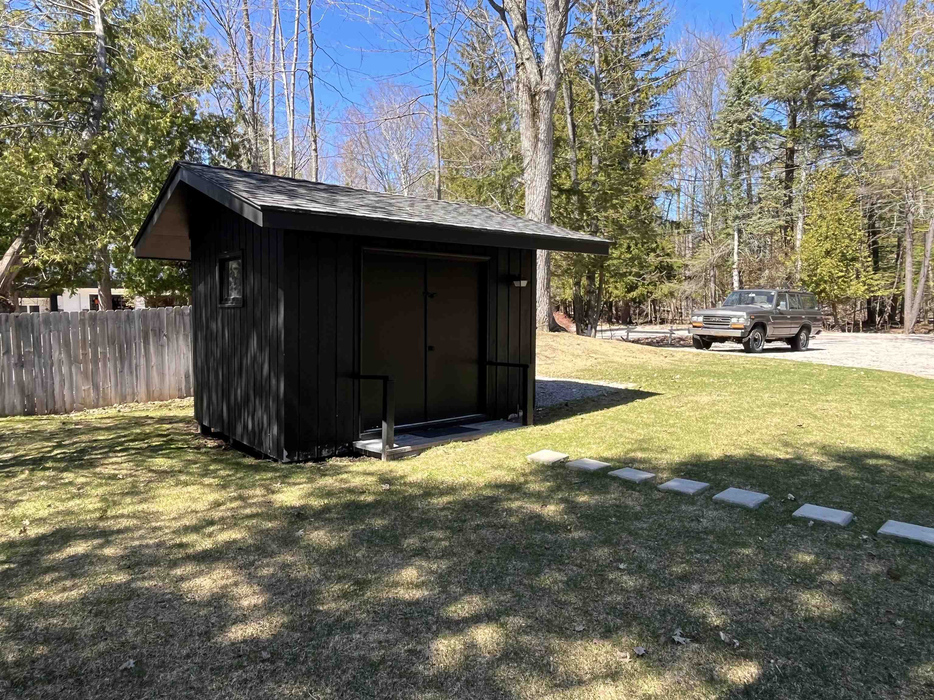 6170 S Tamarack Lane, Maple City, MI, 49664