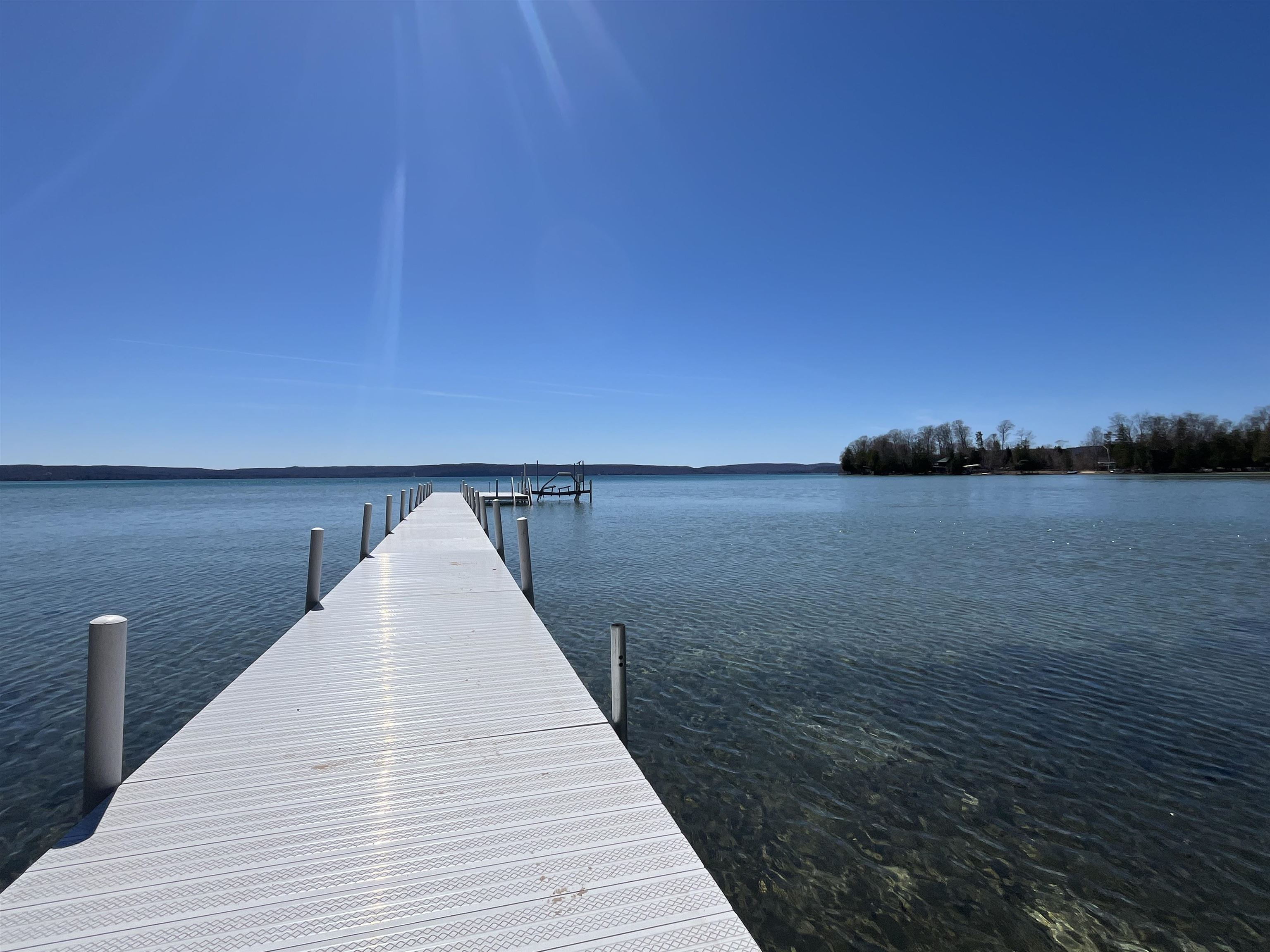 6170 S Tamarack Lane, Maple City, MI, 49664