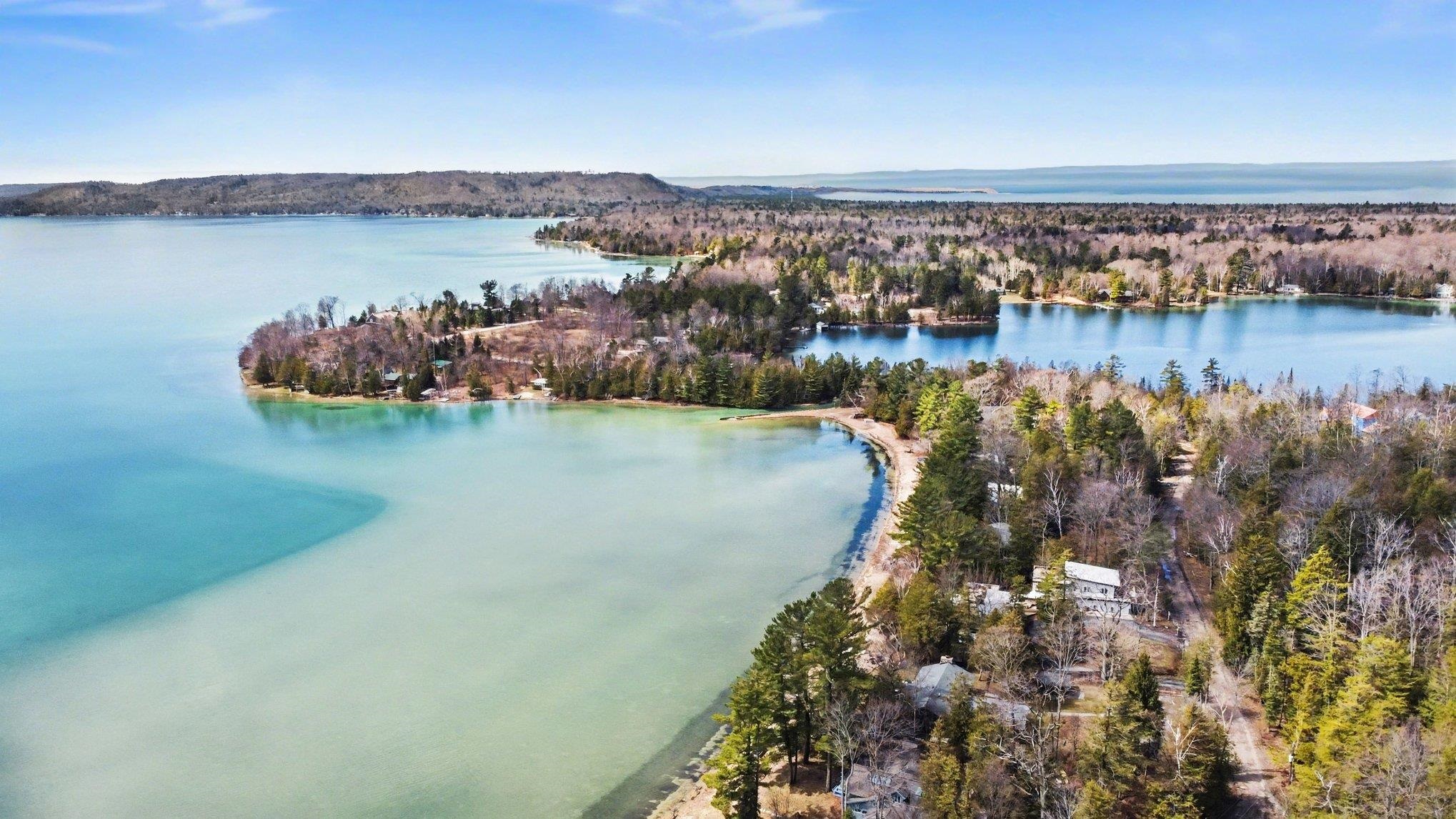 6170 S Tamarack Lane, Maple City, MI, 49664