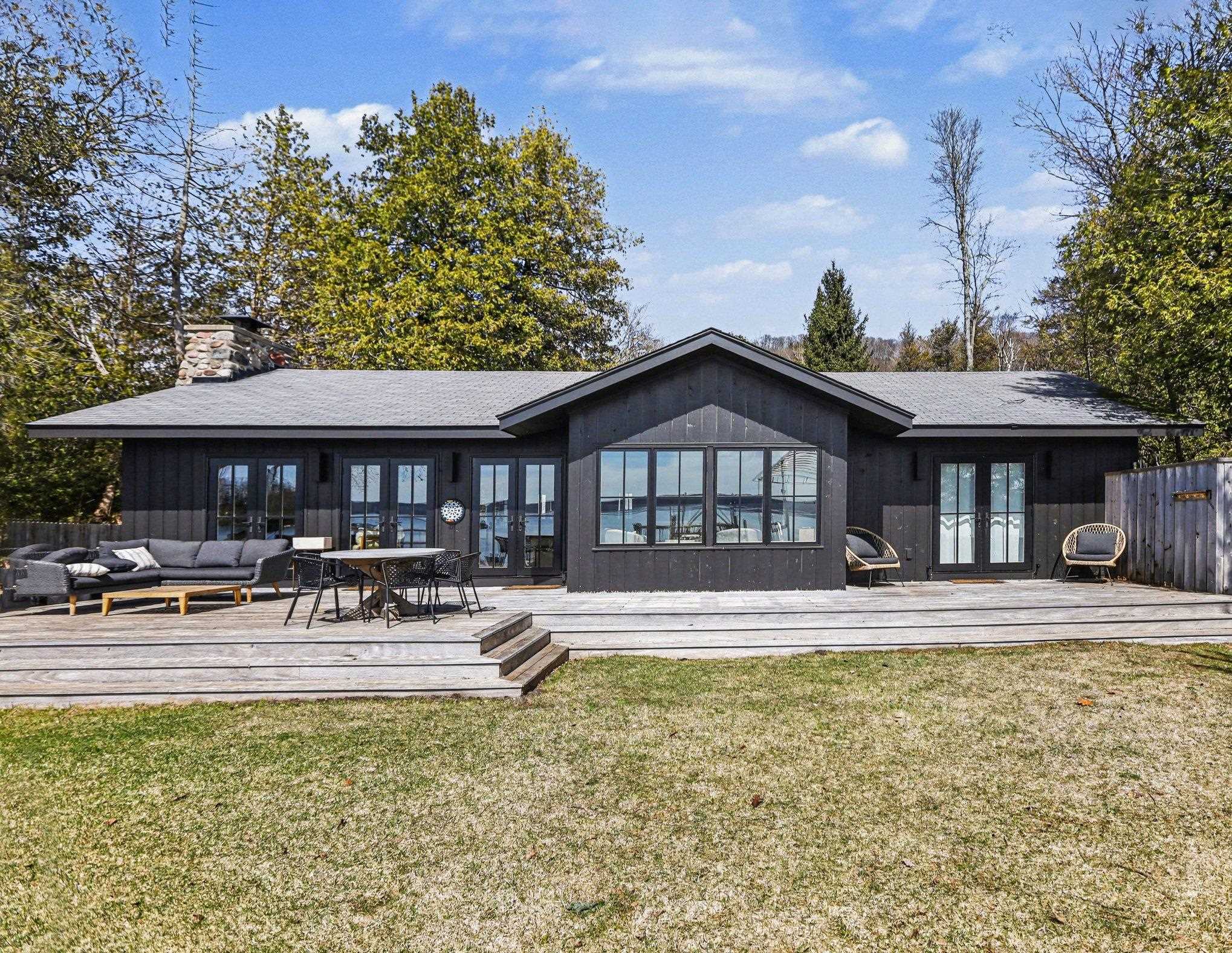 6170 S Tamarack Lane, Maple City, MI, 49664