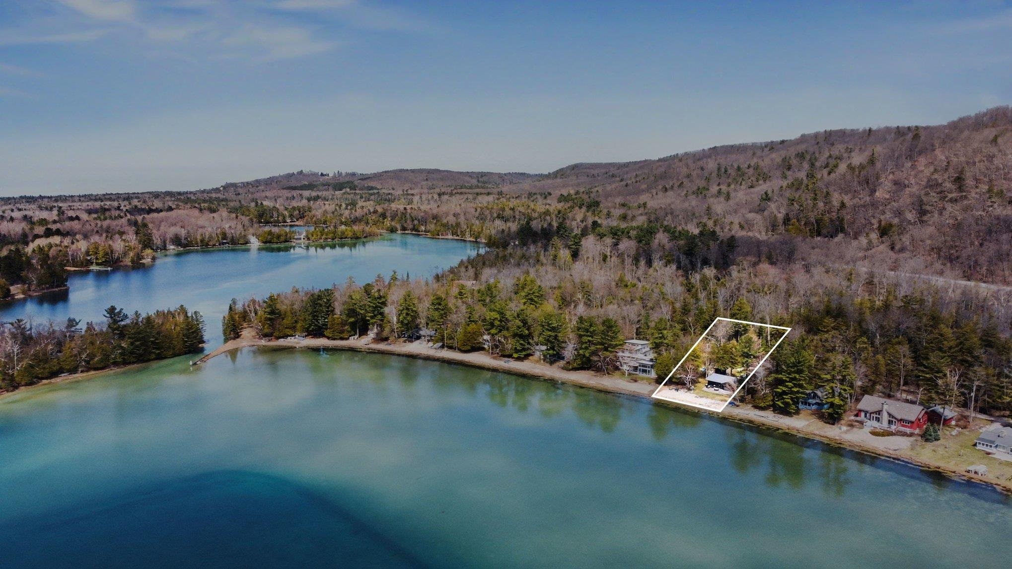 6170 S Tamarack Lane, Maple City, MI, 49664