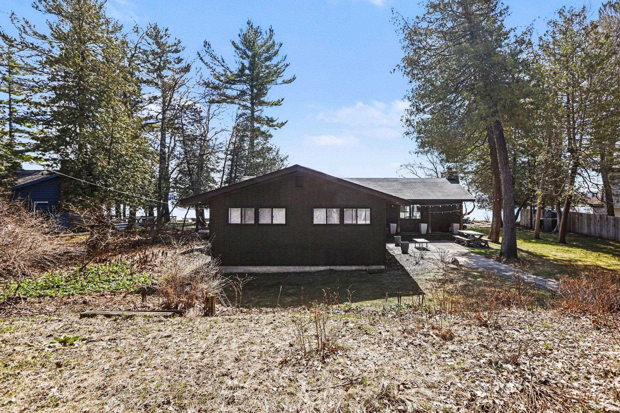 6170 S Tamarack Lane, Maple City, MI, 49664