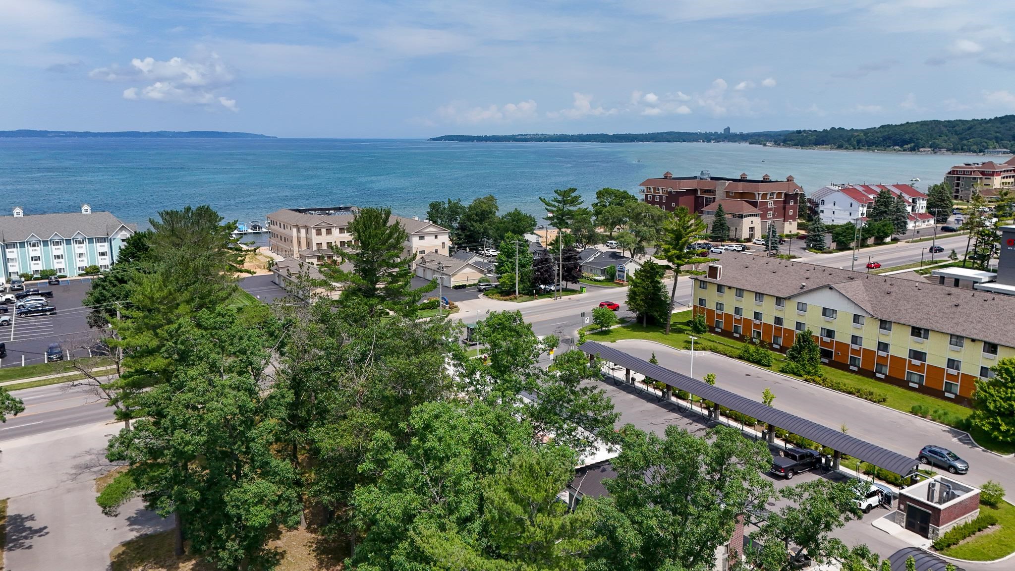 1818 N Us-31, Traverse City, MI, 49686