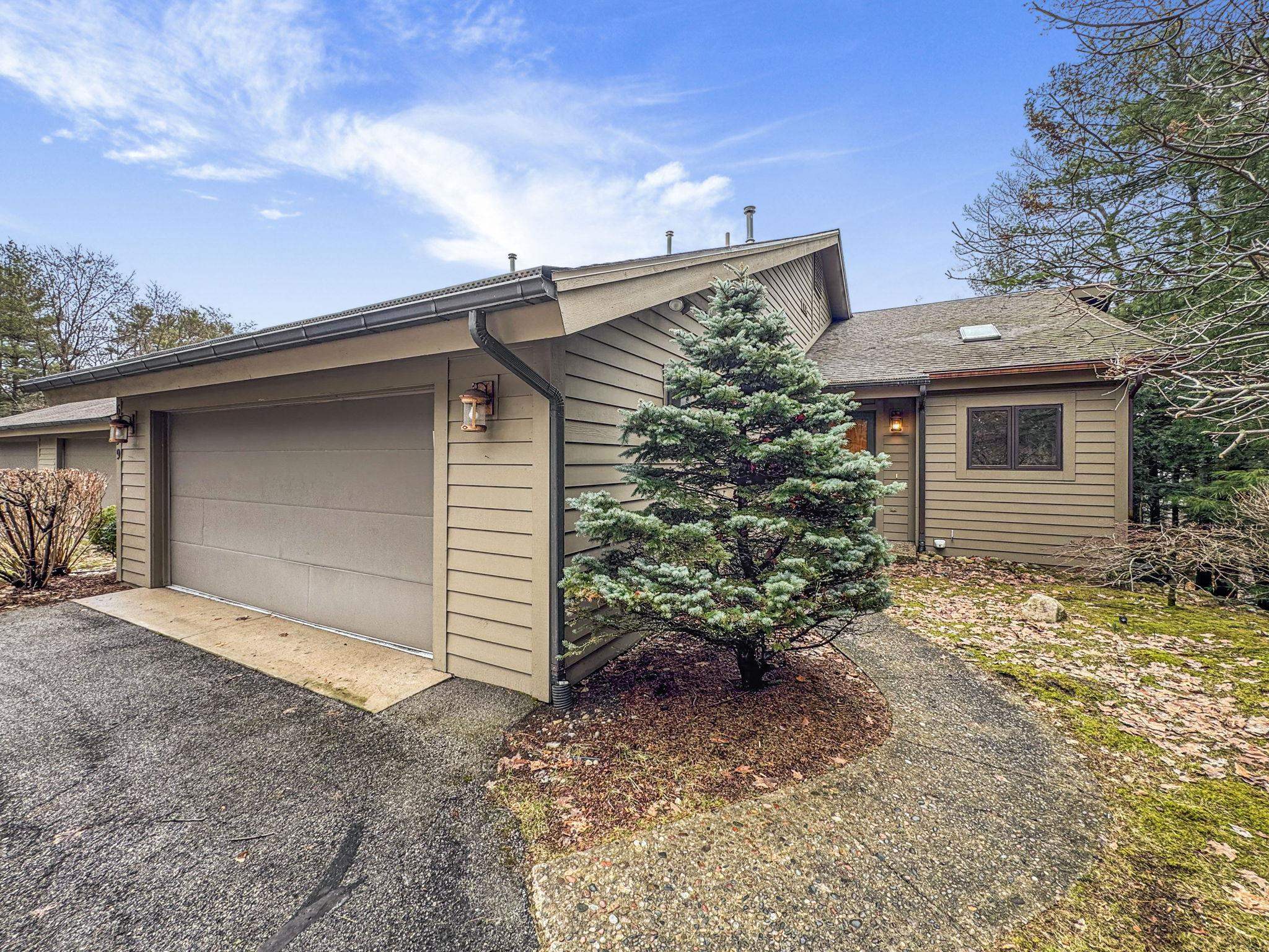 4th image of 6179 Red Fox Run, Traverse City, MI 49686 | MLS# 80067168