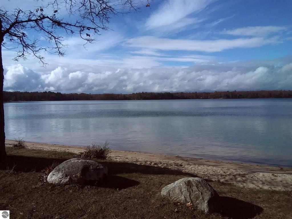 377 E Bear Lake Road, Kalkaska, MI, 49646