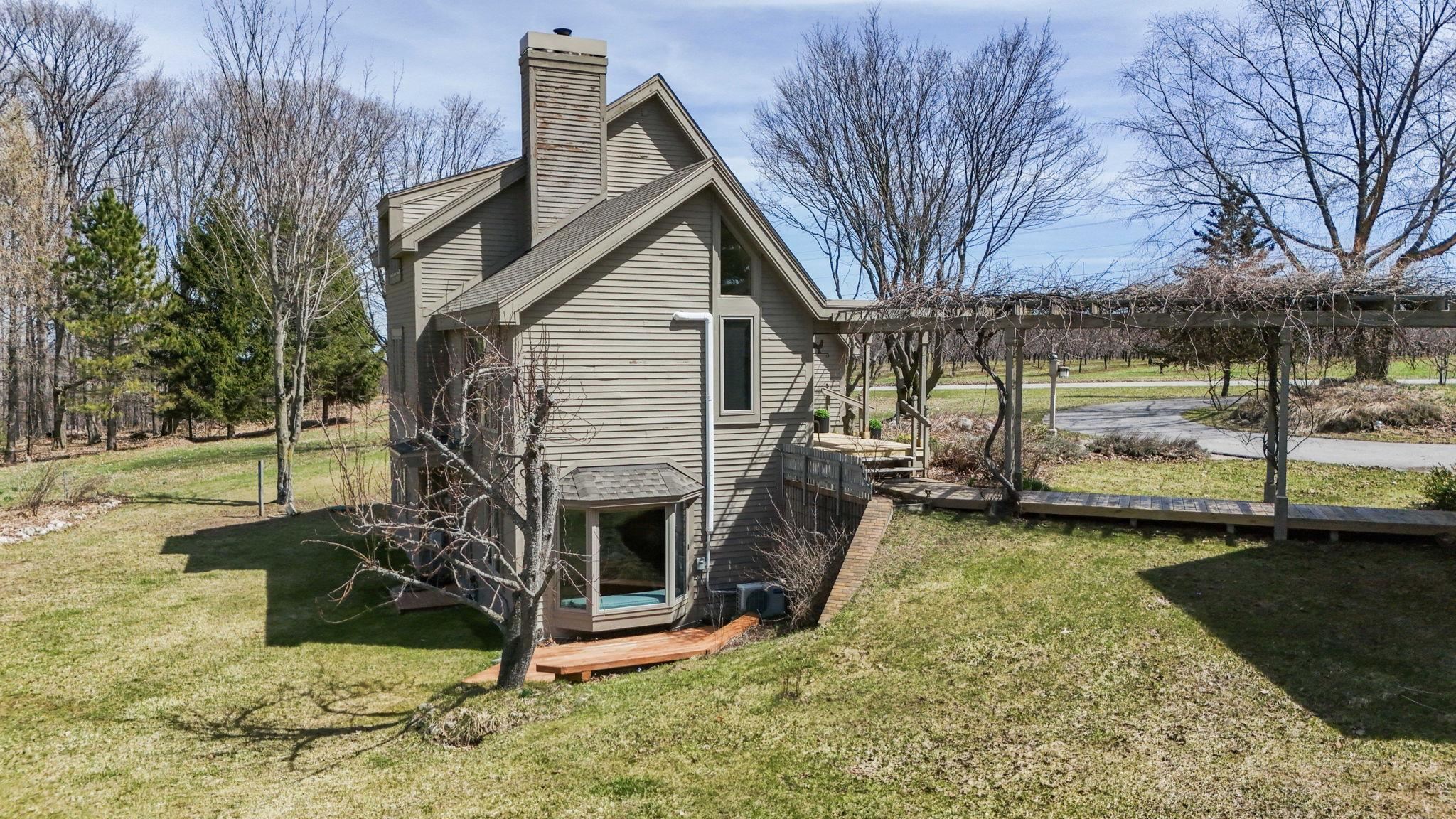 470 S Donnybrook Road, Suttons Bay, MI, 49682