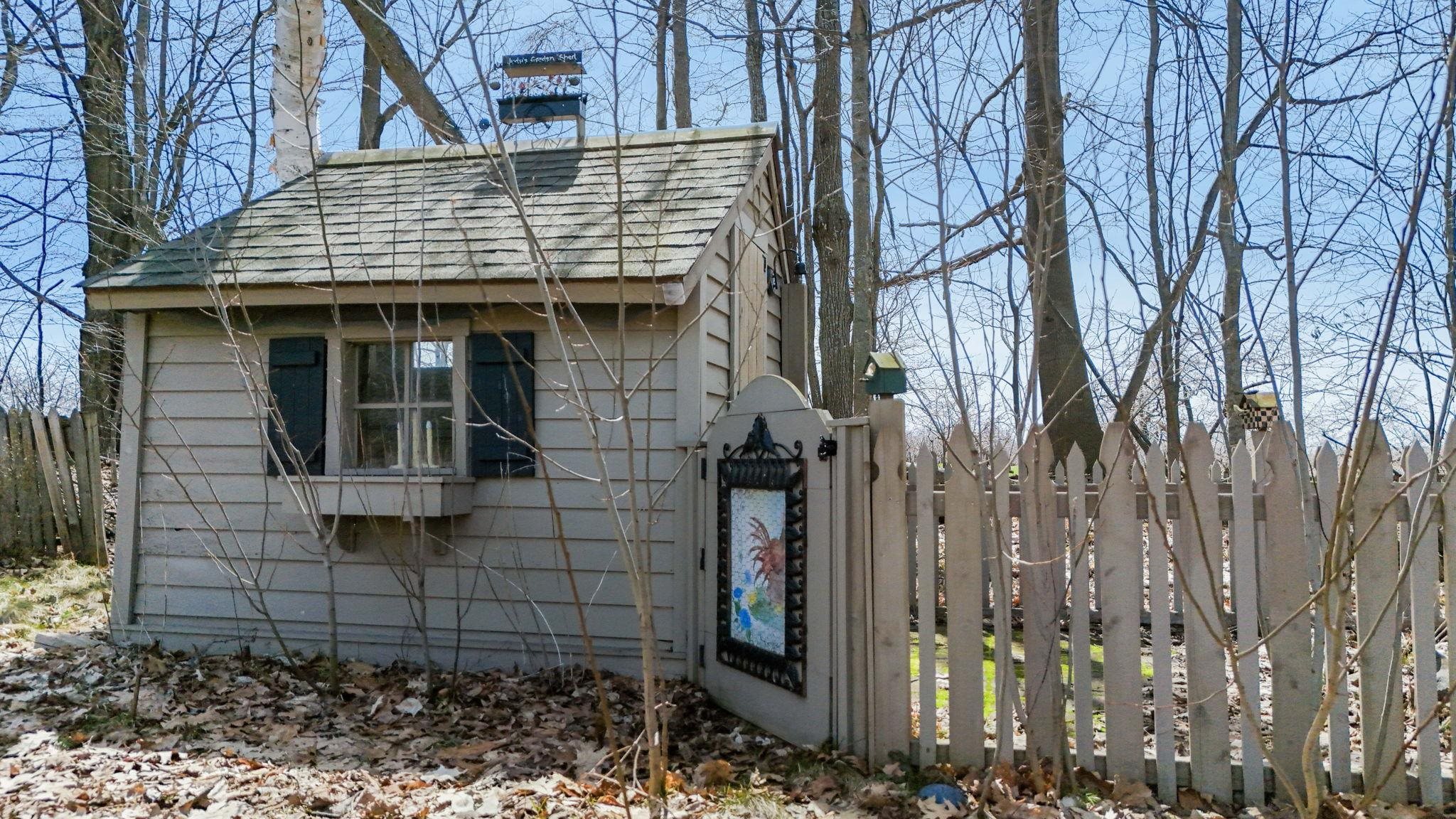 470 S Donnybrook Road, Suttons Bay, MI, 49682