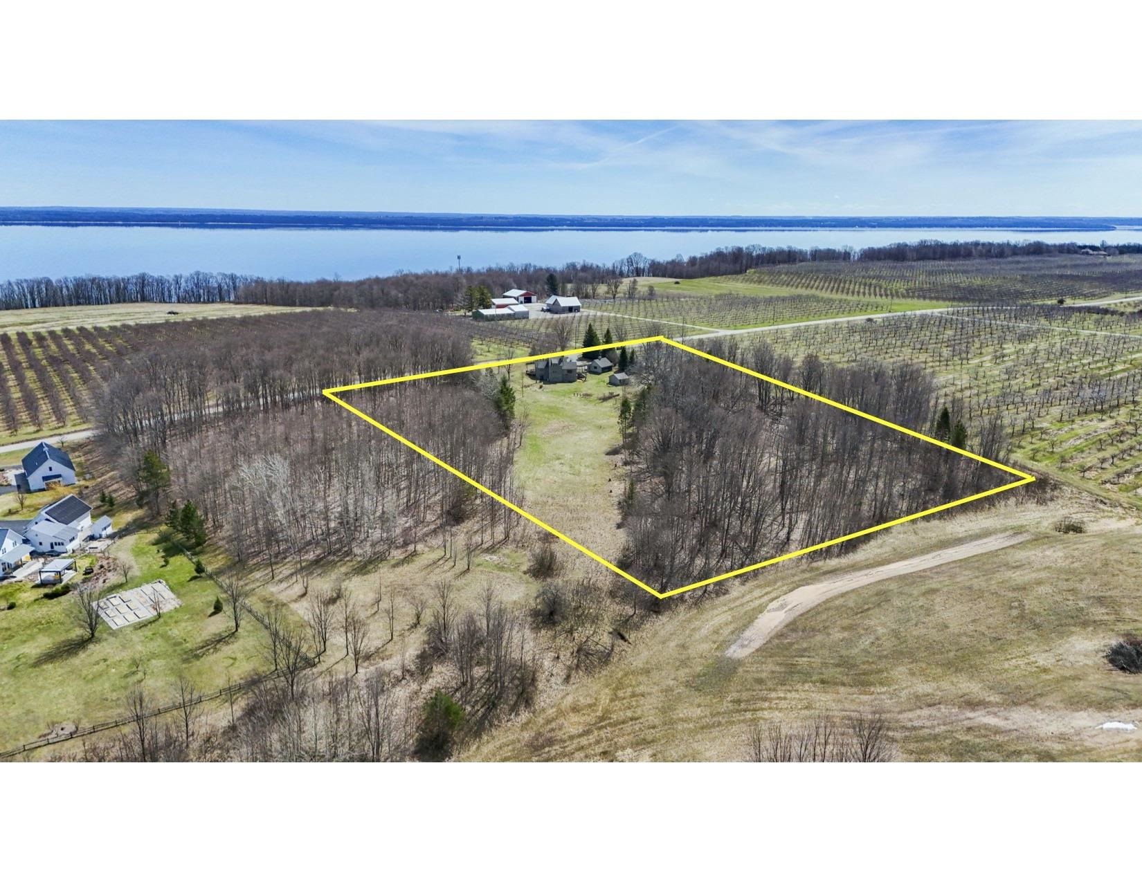 470 S Donnybrook Road, Suttons Bay, MI, 49682