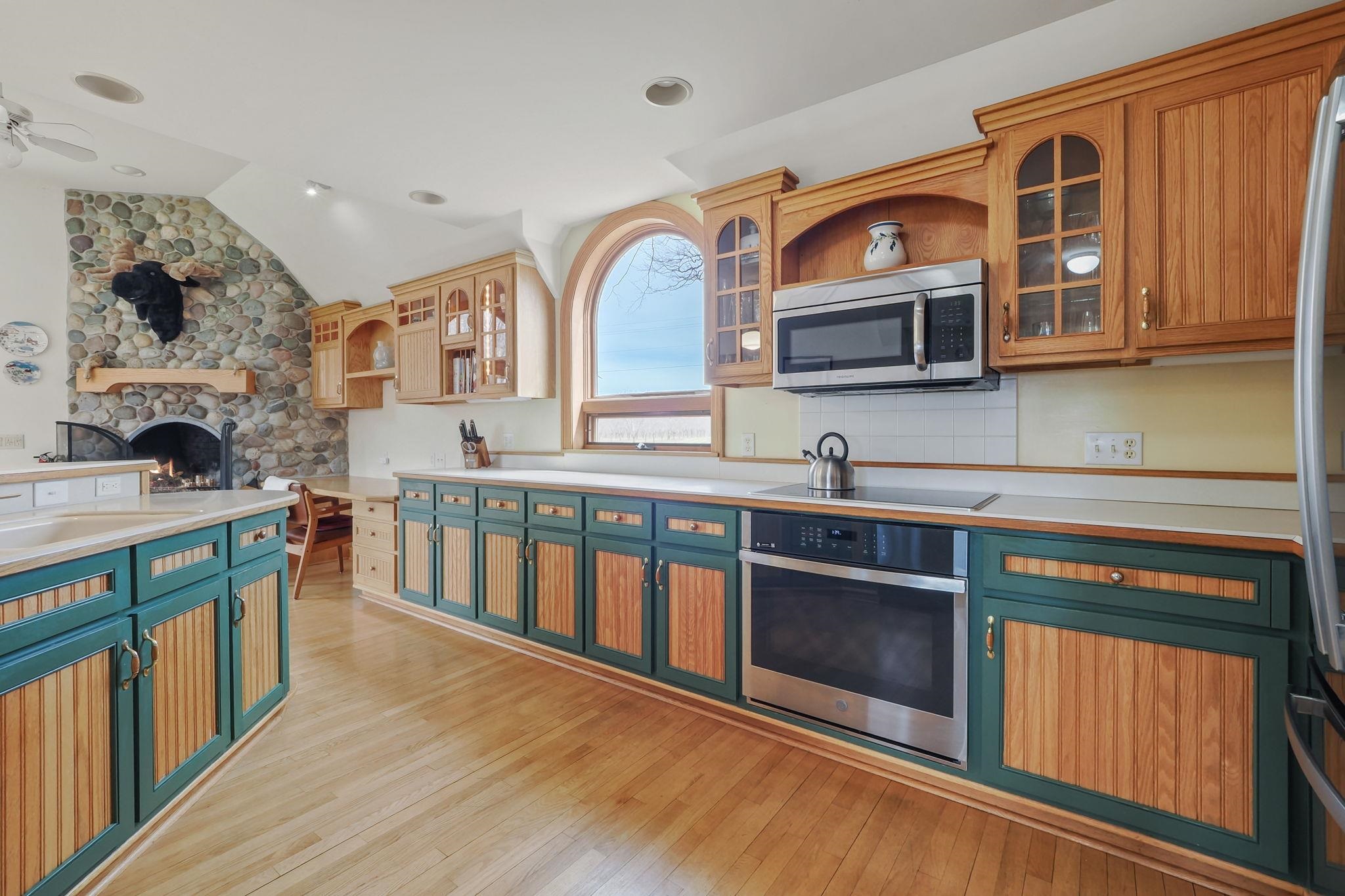 470 S Donnybrook Road, Suttons Bay, MI, 49682