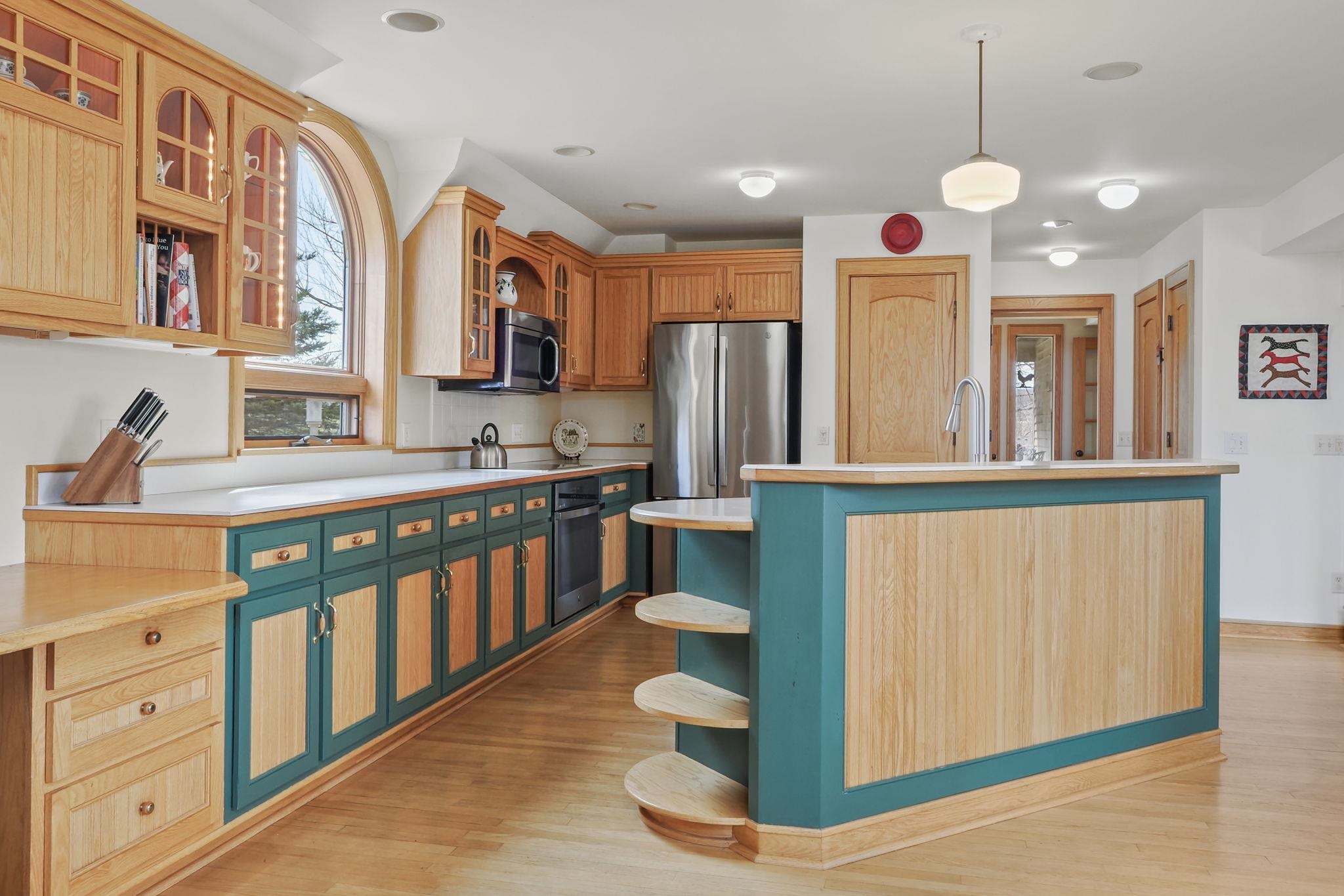 470 S Donnybrook Road, Suttons Bay, MI, 49682