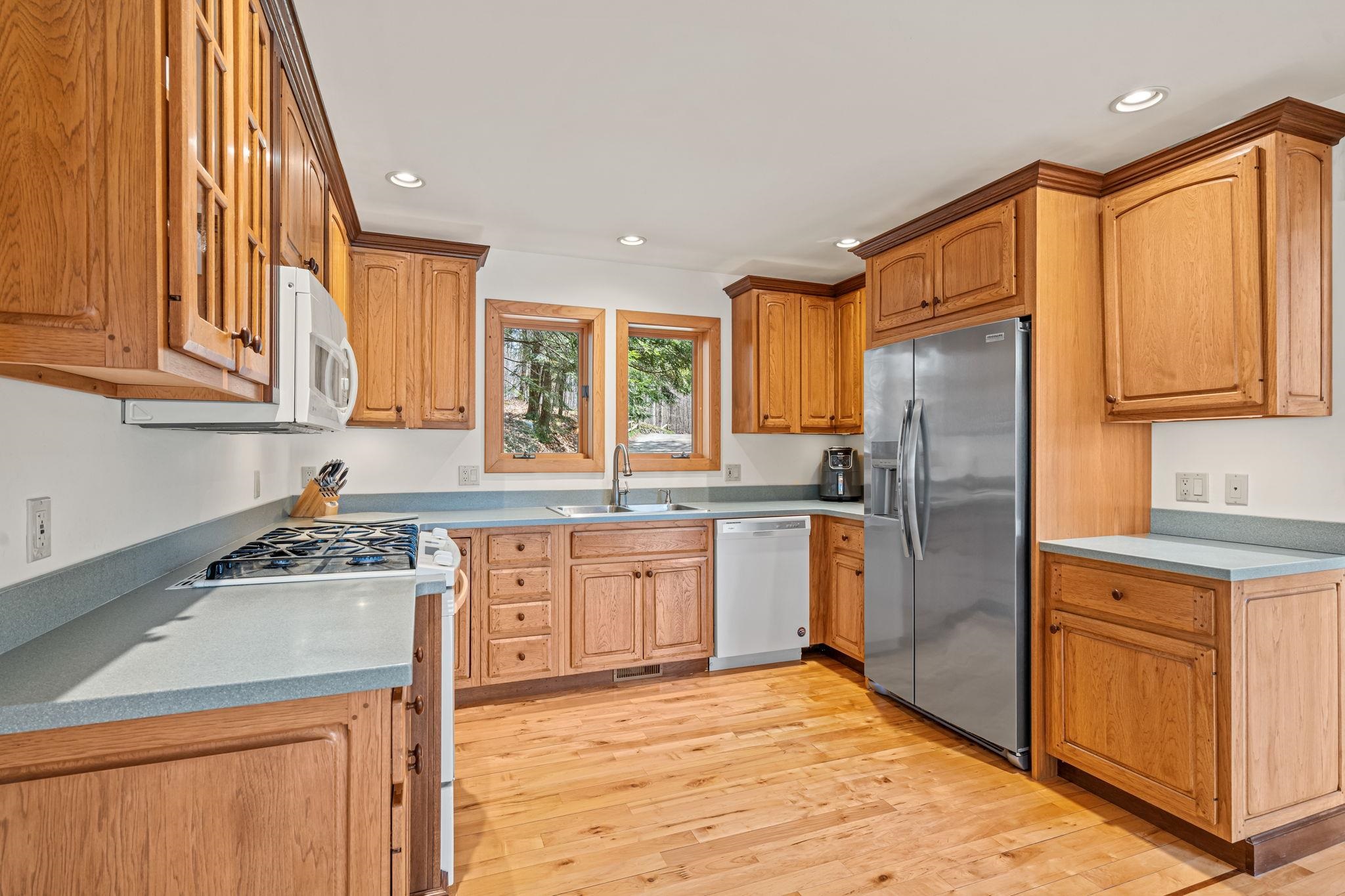 2962 Crescent Shores Drive, Traverse City, MI, 49685-9643