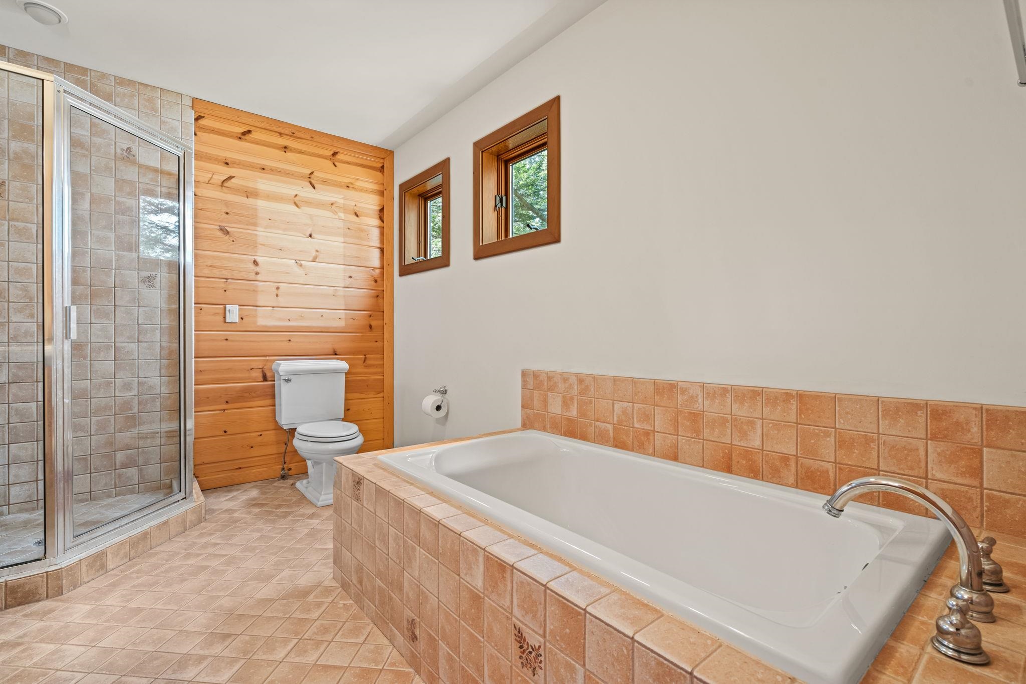 2962 Crescent Shores Drive, Traverse City, MI, 49685-9643