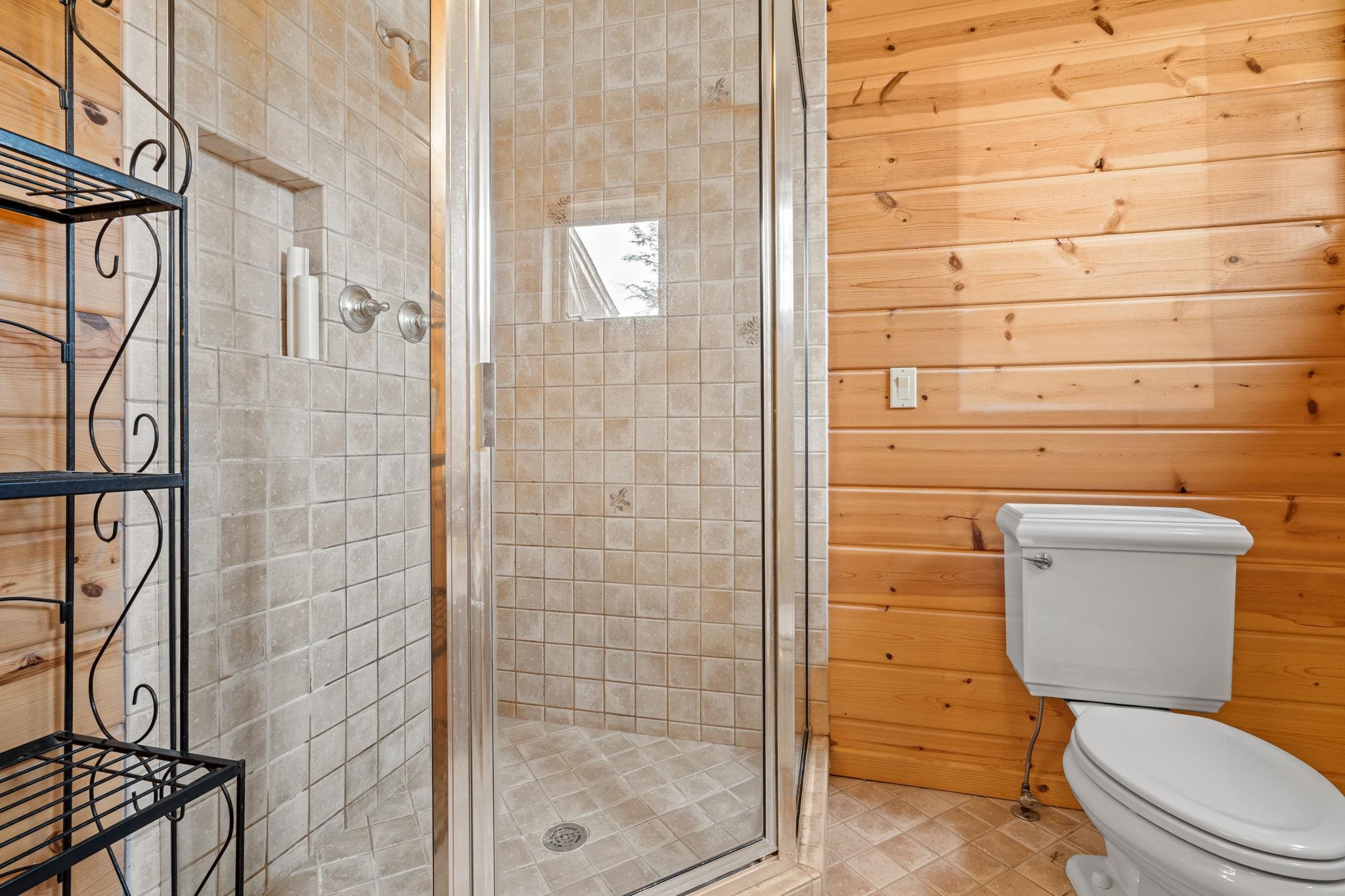 2962 Crescent Shores Drive, Traverse City, MI, 49685-9643