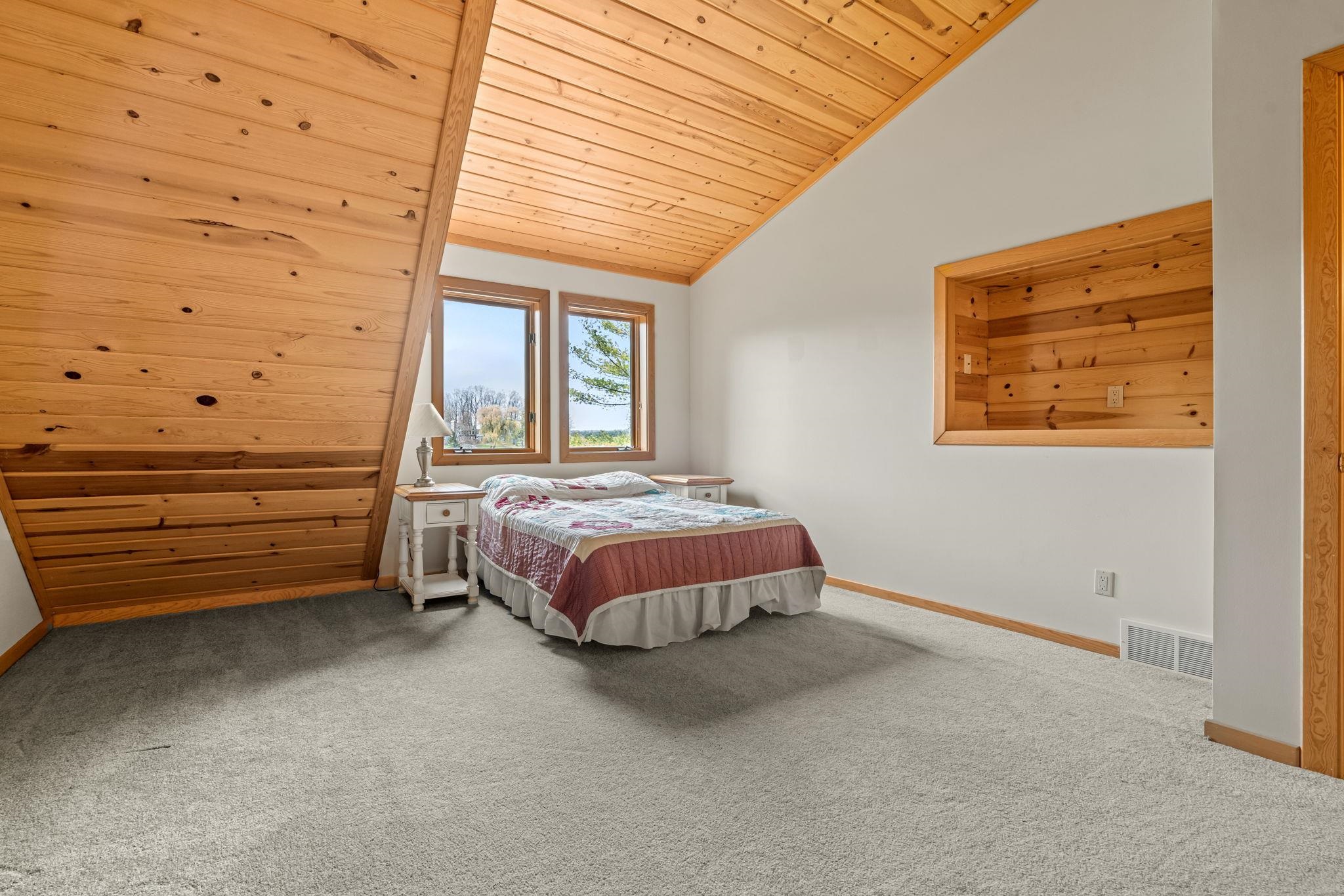 2962 Crescent Shores Drive, Traverse City, MI, 49685-9643