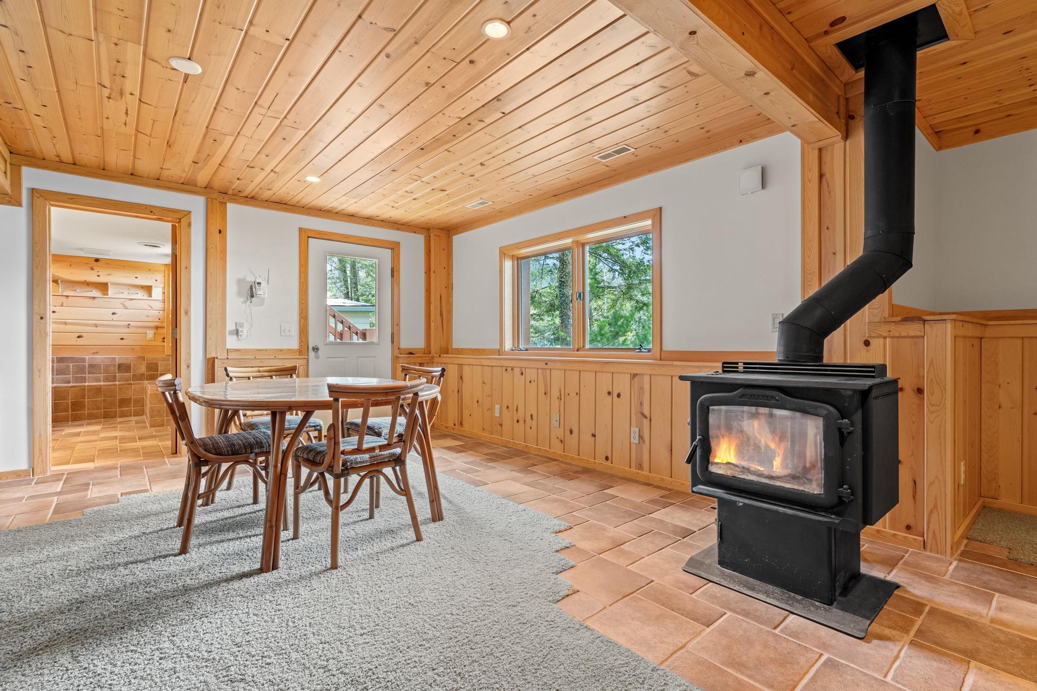 2962 Crescent Shores Drive, Traverse City, MI, 49685-9643