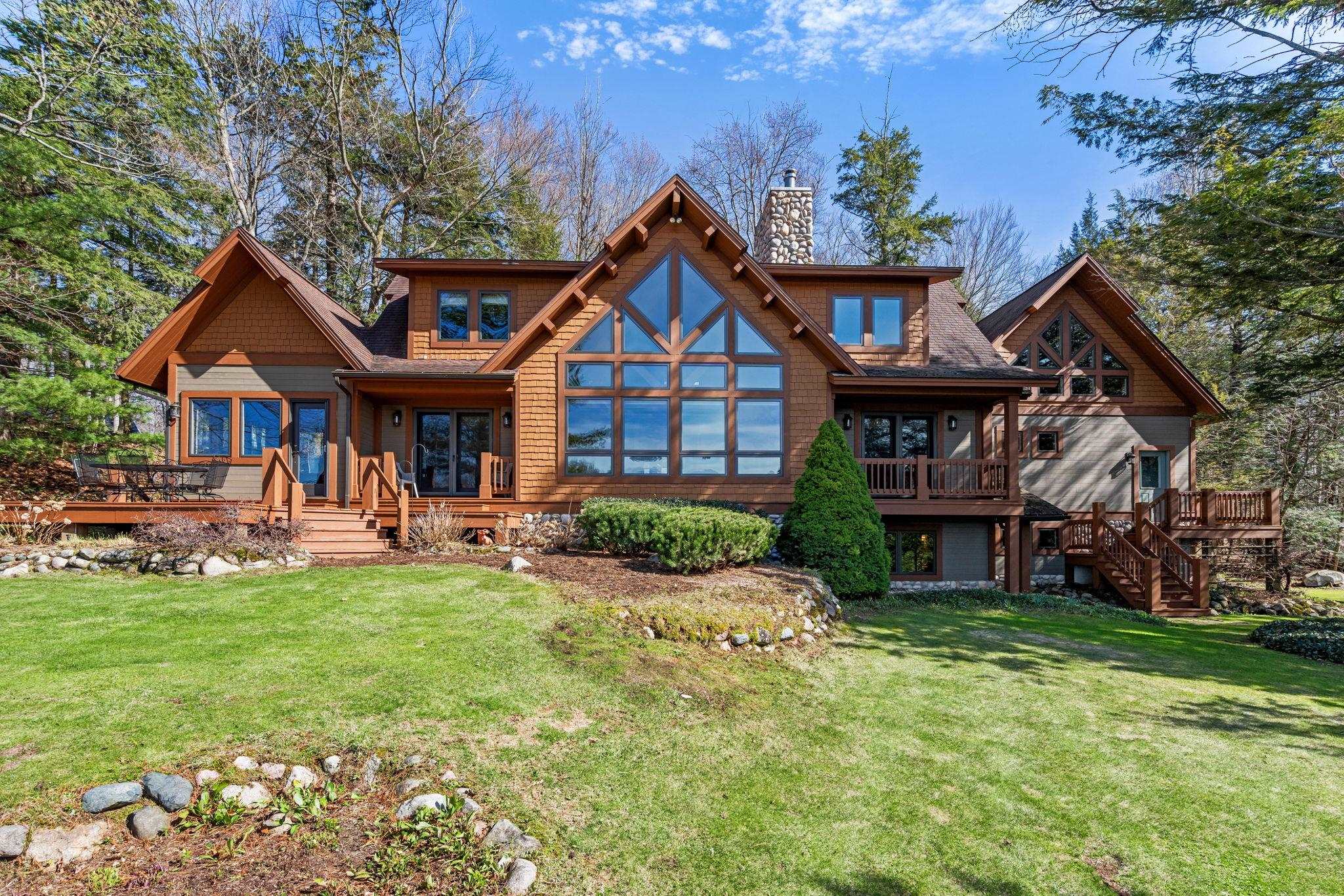 2962 Crescent Shores Drive, Traverse City, MI, 49685-9643