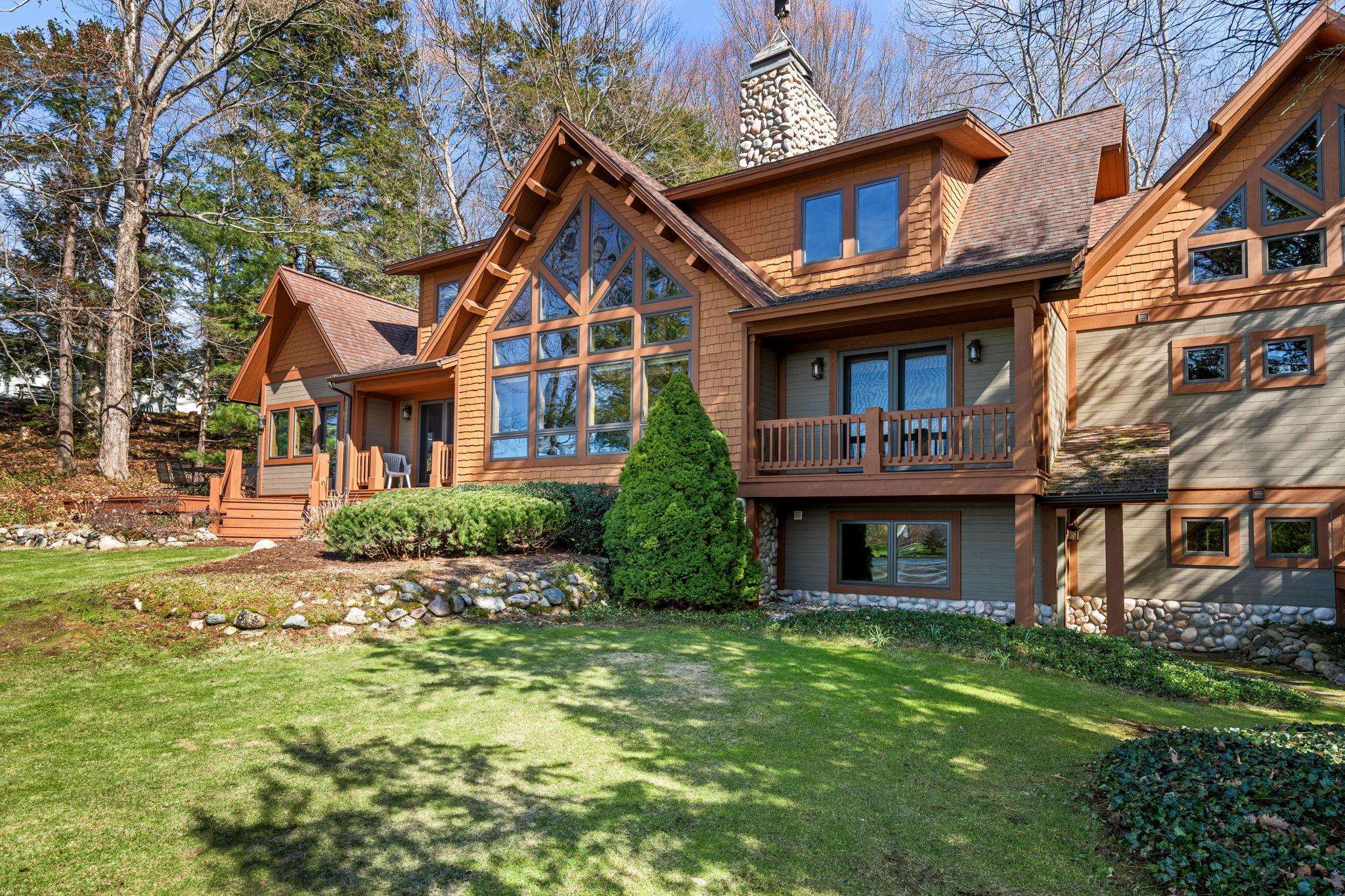 2962 Crescent Shores Drive, Traverse City, MI, 49685-9643