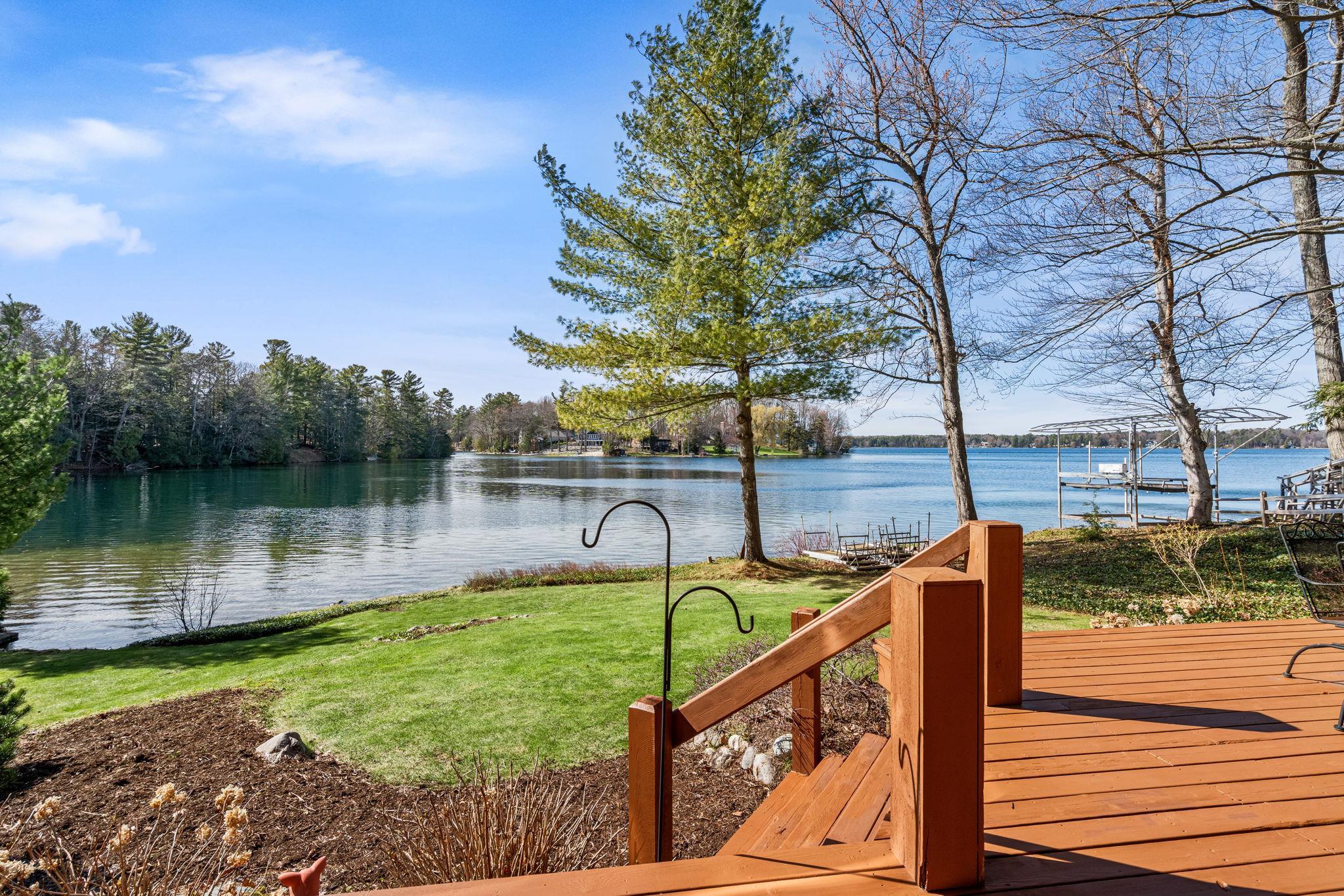 2962 Crescent Shores Drive, Traverse City, MI, 49685-9643