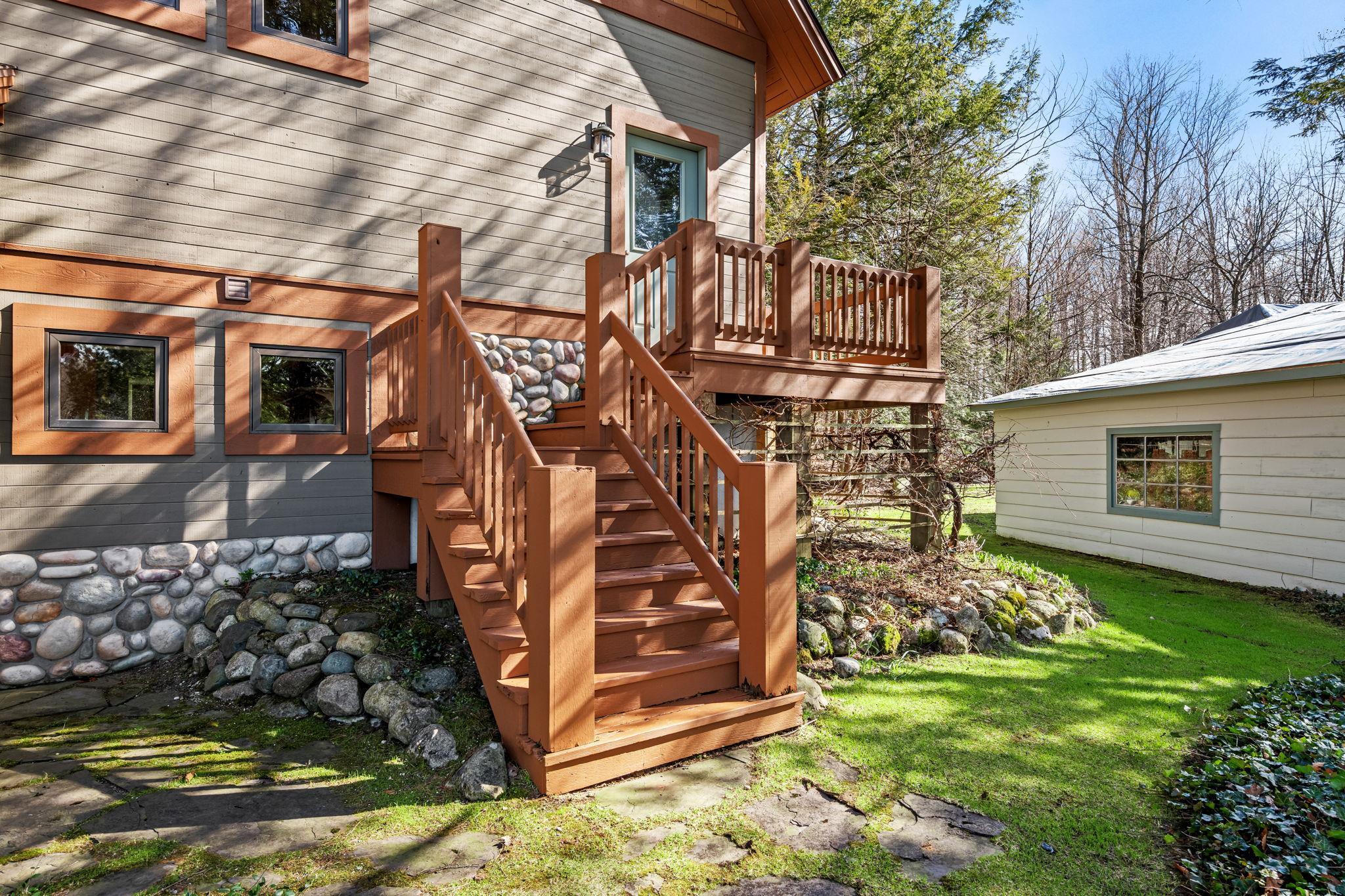 2962 Crescent Shores Drive, Traverse City, MI, 49685-9643