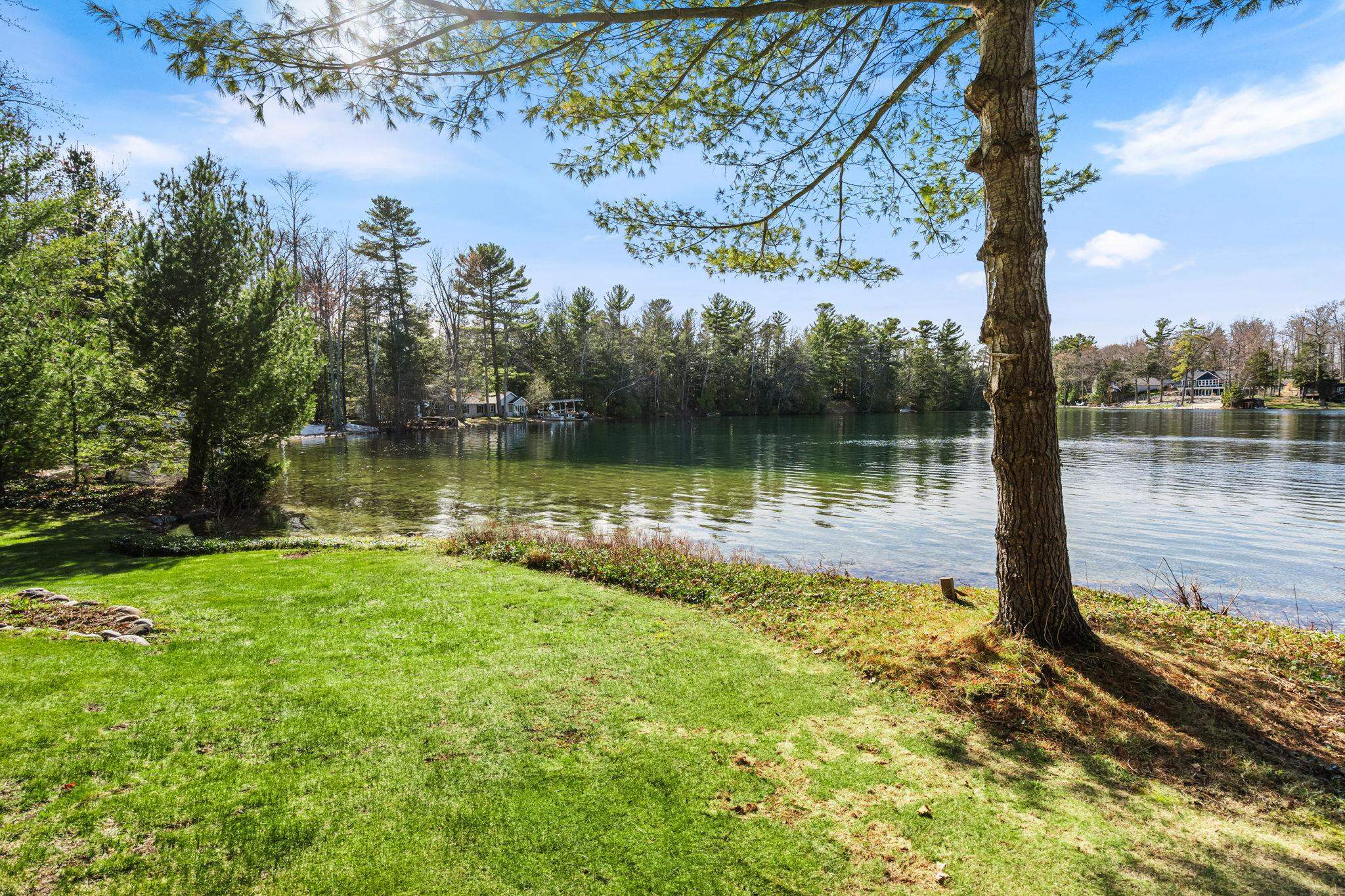 2962 Crescent Shores Drive, Traverse City, MI, 49685-9643