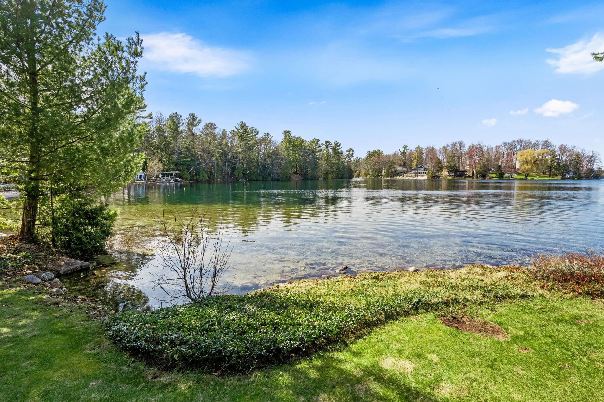 2962 Crescent Shores Drive, Traverse City, MI, 49685-9643