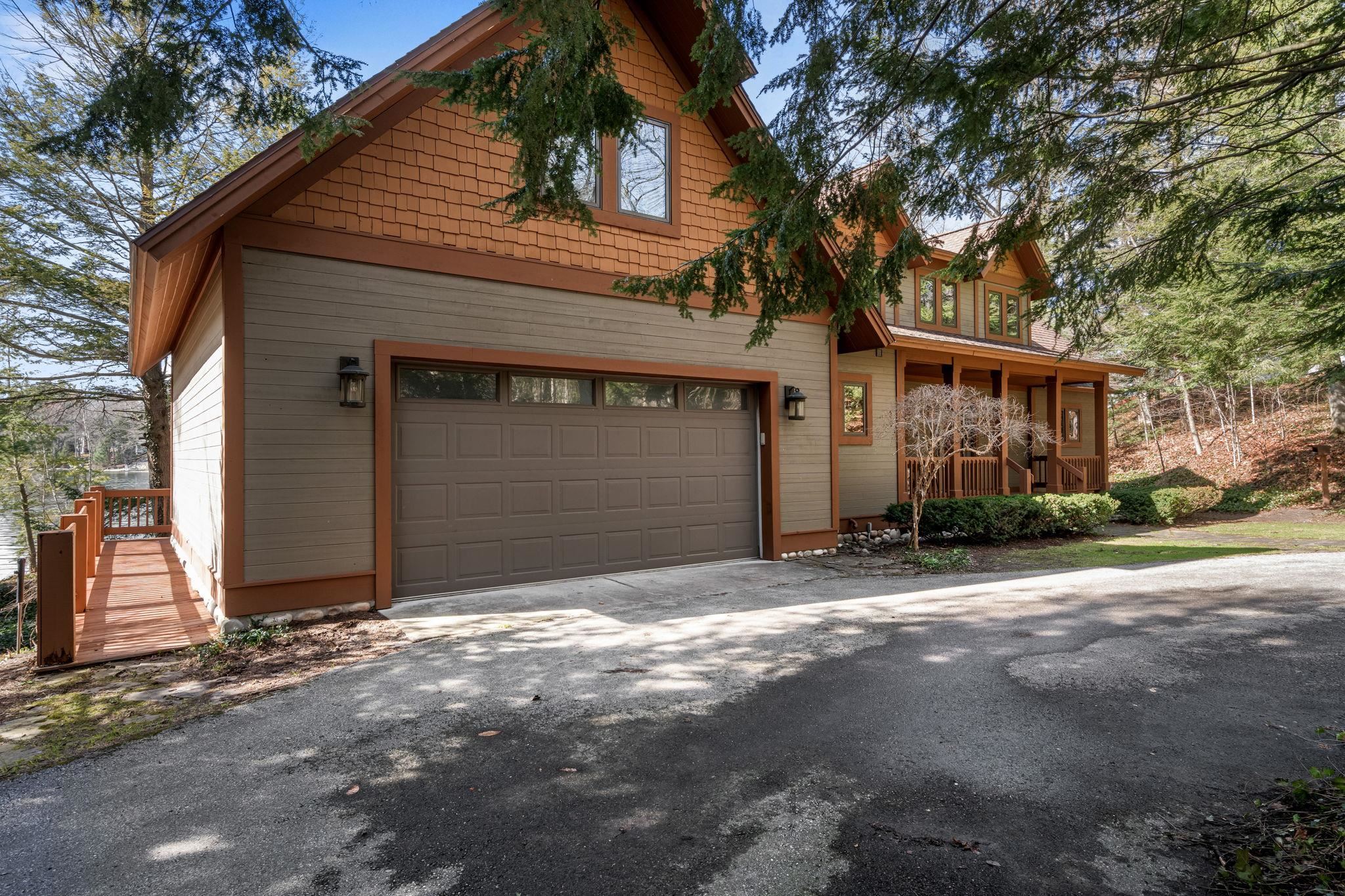 2962 Crescent Shores Drive, Traverse City, MI, 49685-9643