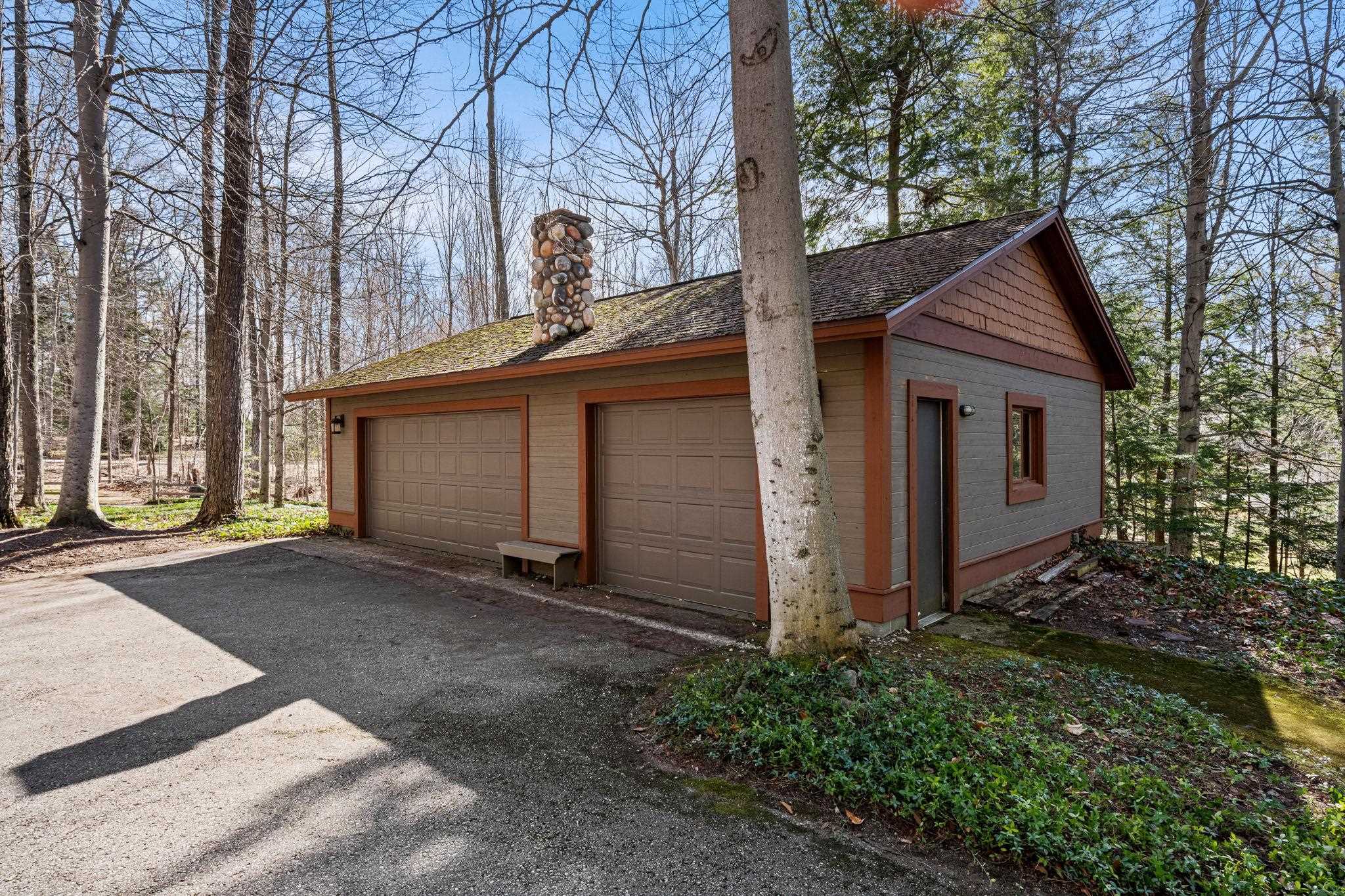 2962 Crescent Shores Drive, Traverse City, MI, 49685-9643