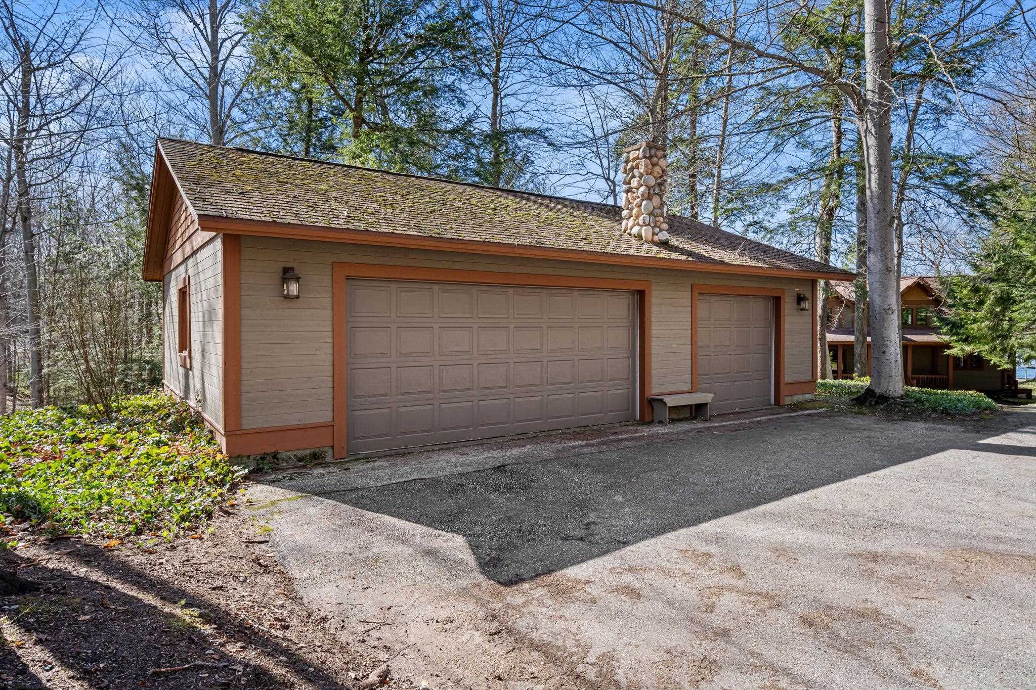 2962 Crescent Shores Drive, Traverse City, MI, 49685-9643