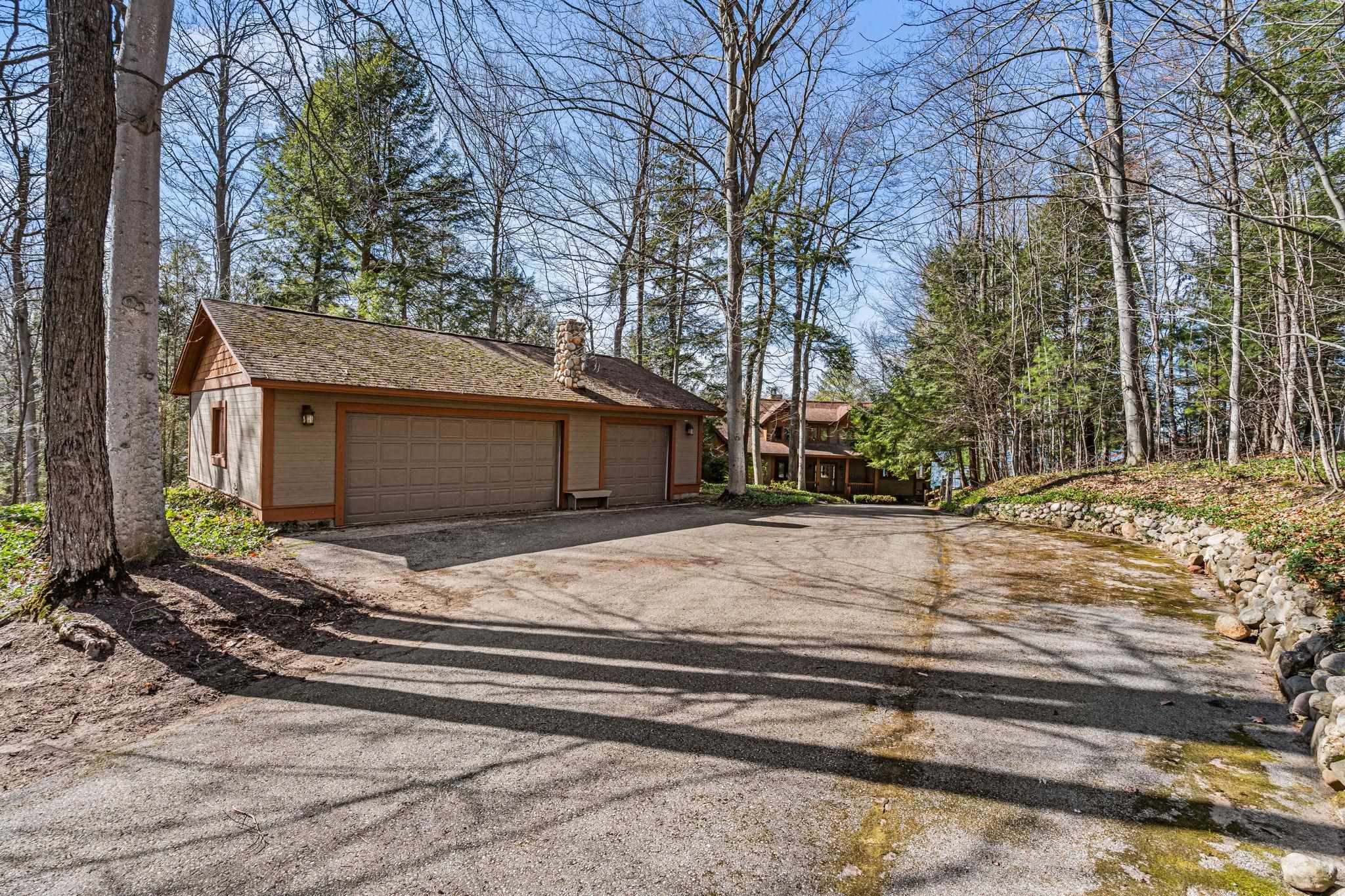 2962 Crescent Shores Drive, Traverse City, MI, 49685-9643